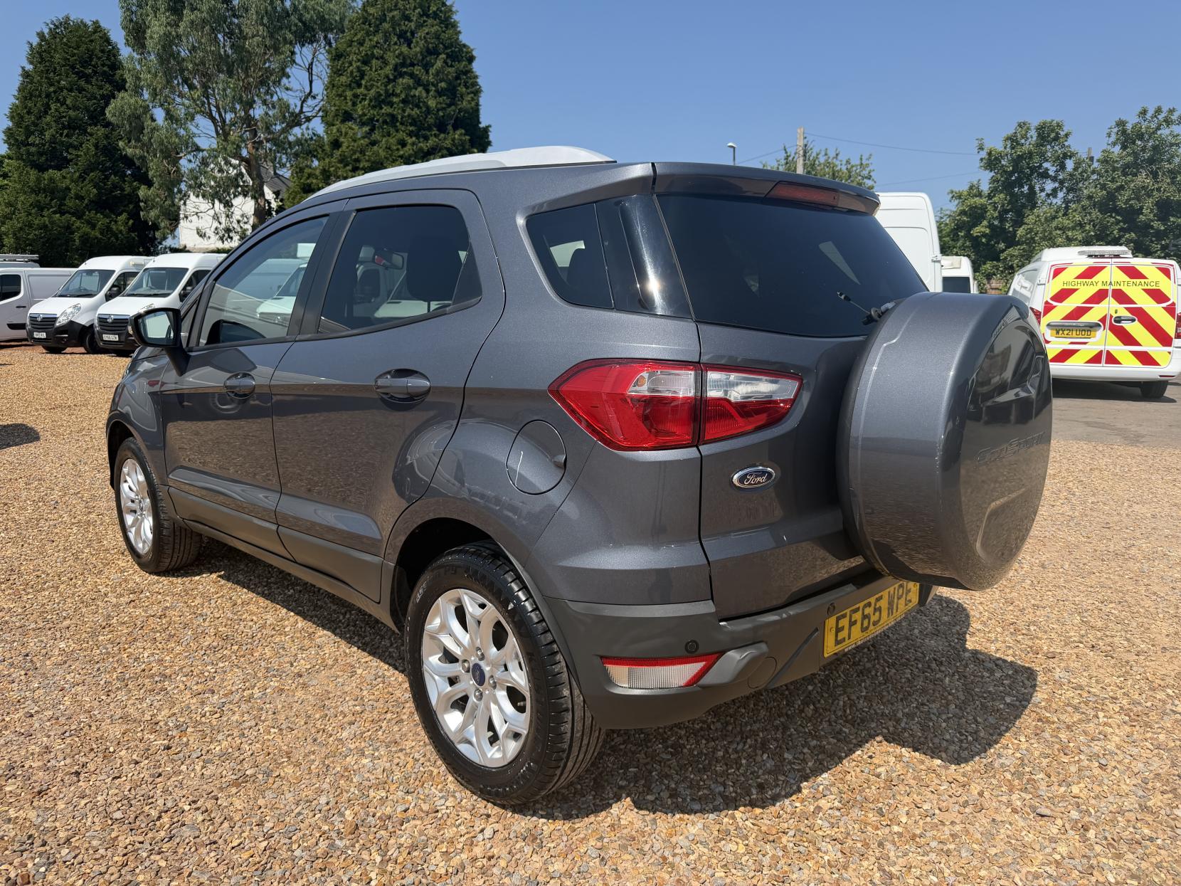 2015 Ford EcoSport 1.0T EcoBoost Zetec SUV 5dr Petrol Manual 2WD Euro 6 (s/s) (125 ps) - Thumbnail 9