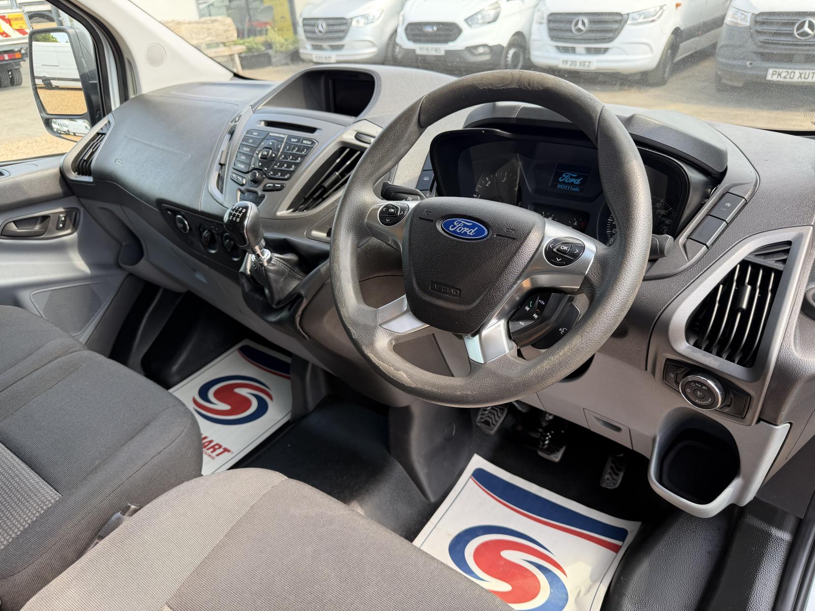 2016 Ford Transit Custom 2.2 TDCi 310 Panel Van 5dr Diesel Manual L2 H1 (186 g/km, 123 bhp) - Thumbnail 2