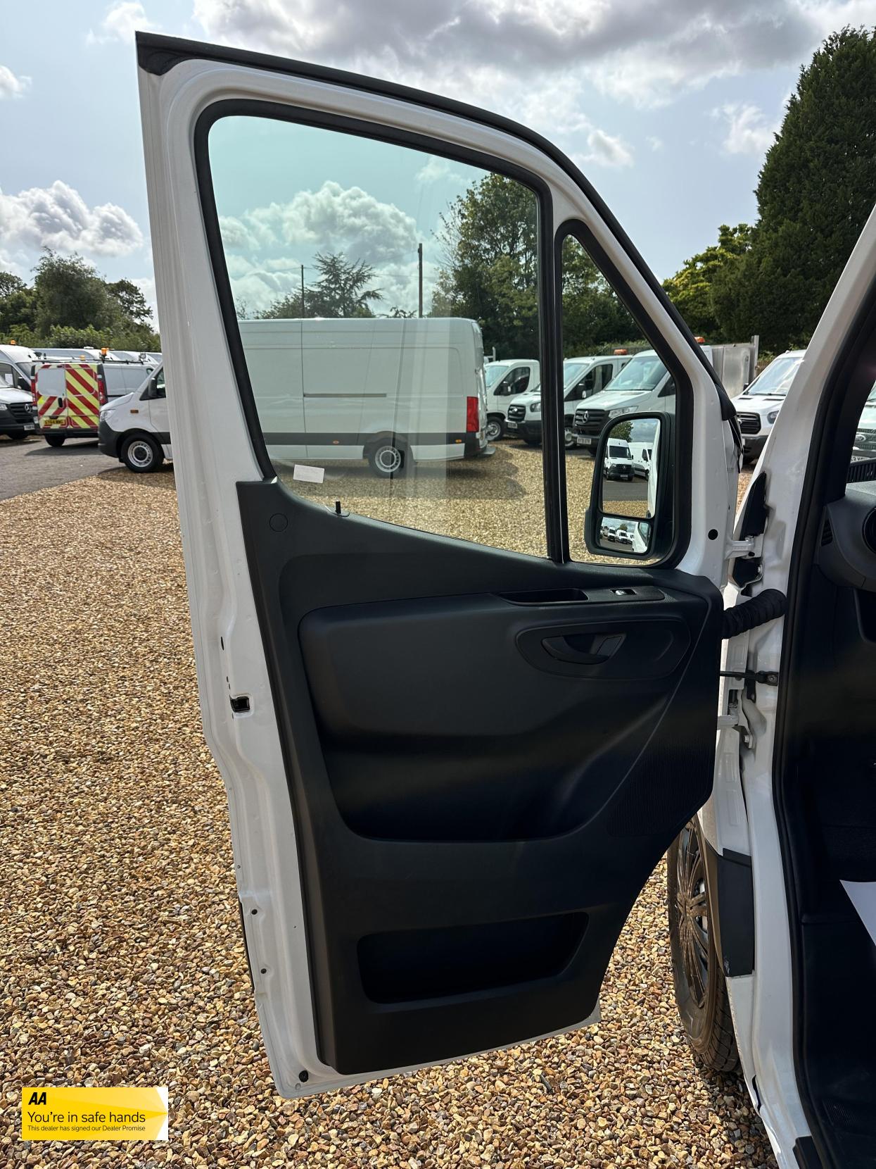 Mercedes-Benz Sprinter 2.1 311 CDI Panel Van 5dr Diesel Manual RWD L3 H2 Euro 6 (114 ps)