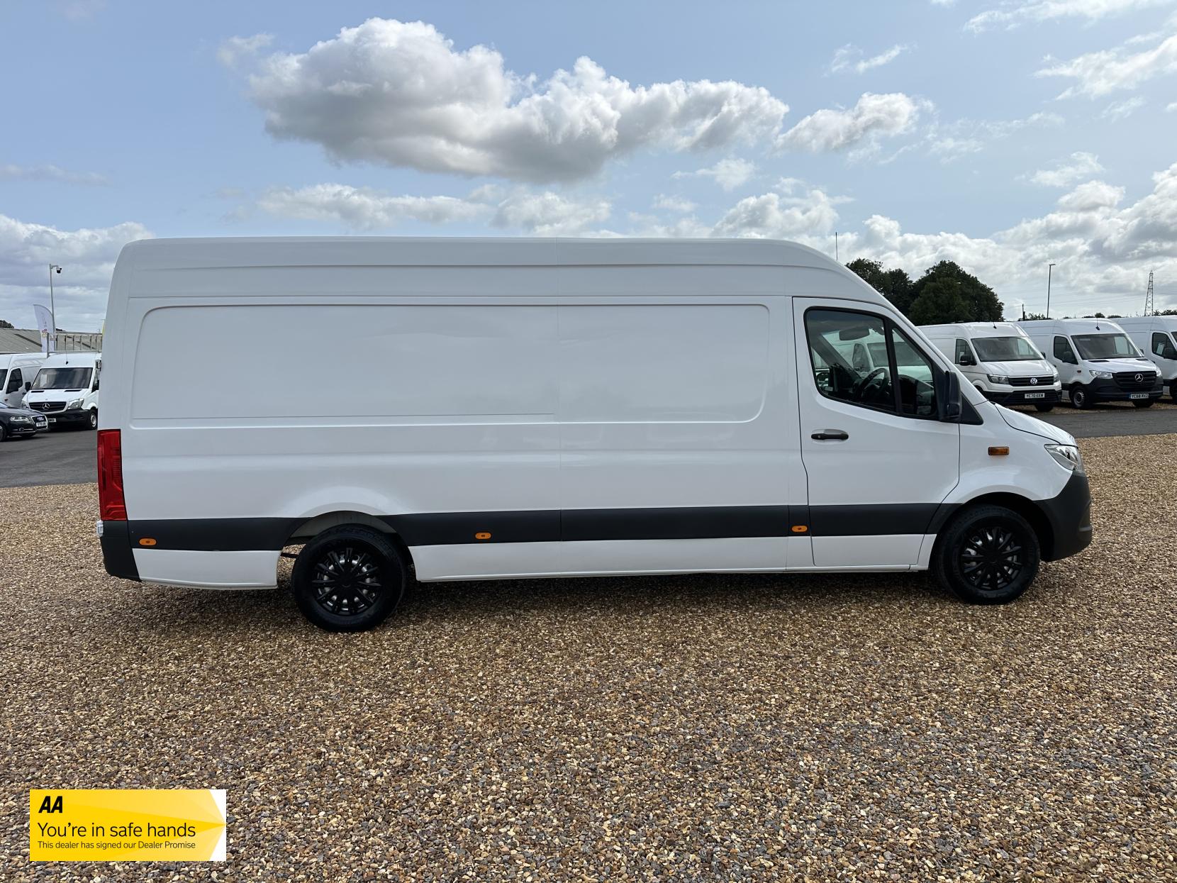 Mercedes-Benz Sprinter 2.1 311 CDI Panel Van 5dr Diesel Manual RWD L3 H2 Euro 6 (114 ps)