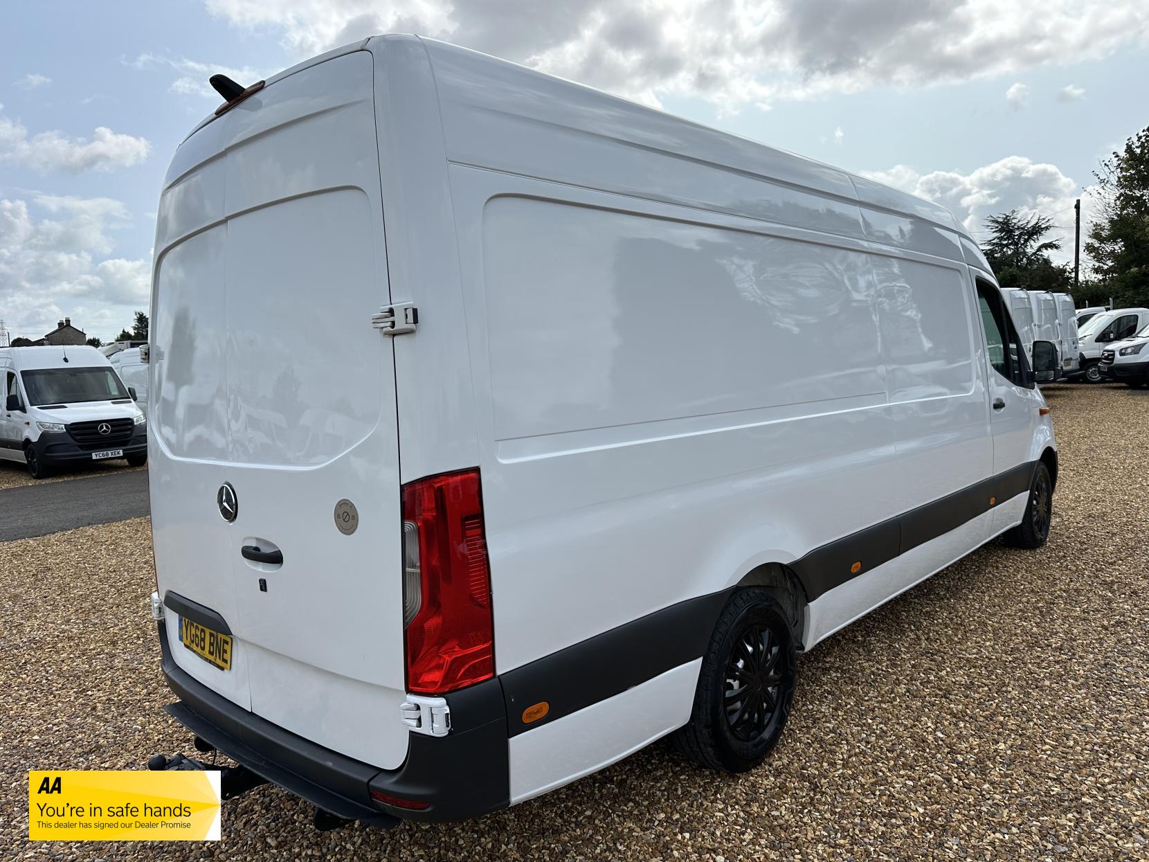 Mercedes-Benz Sprinter 2.1 311 CDI Panel Van 5dr Diesel Manual RWD L3 H2 Euro 6 (114 ps)