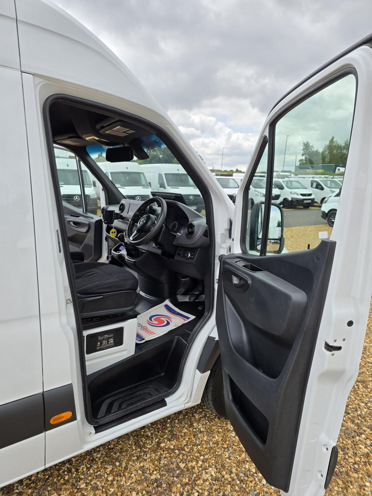 Mercedes-Benz Sprinter 2.1 311 CDI Panel Van 5dr Diesel Manual RWD L3 H2 Euro 6 (114 ps)