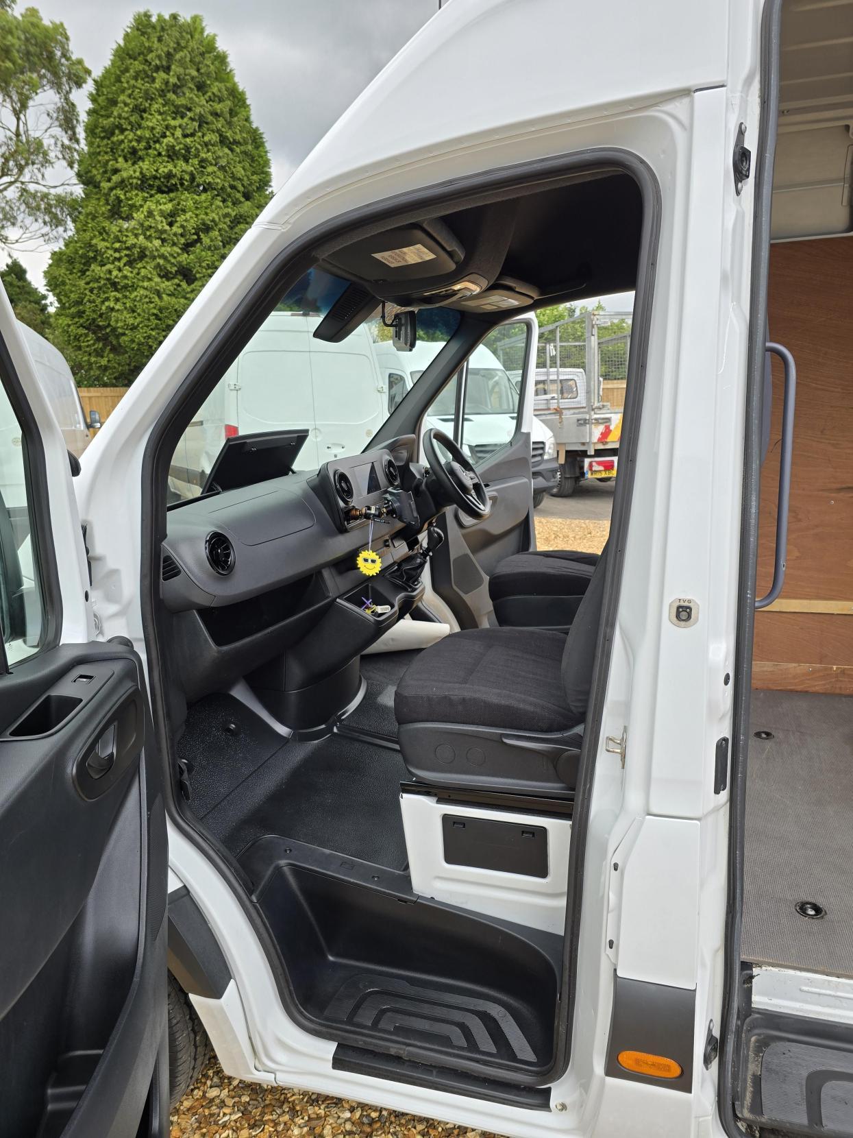 Mercedes-Benz Sprinter 2.1 311 CDI Panel Van 5dr Diesel Manual RWD L3 H2 Euro 6 (114 ps)