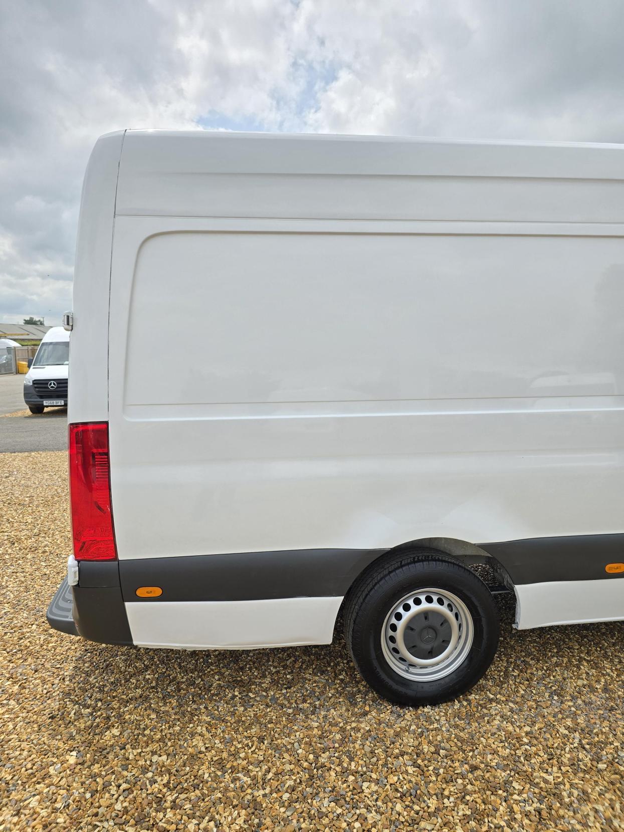 Mercedes-Benz Sprinter 2.1 311 CDI Panel Van 5dr Diesel Manual RWD L3 H2 Euro 6 (114 ps)