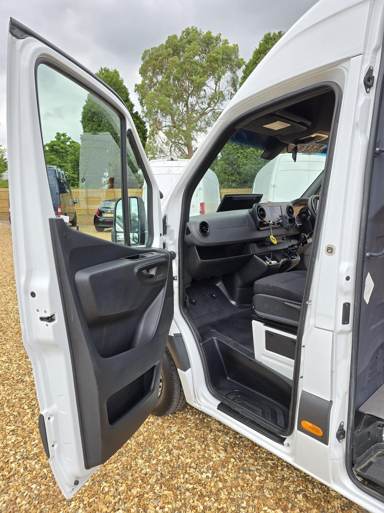 Mercedes-Benz Sprinter 2.1 311 CDI Panel Van 5dr Diesel Manual RWD L3 H2 Euro 6 (114 ps)