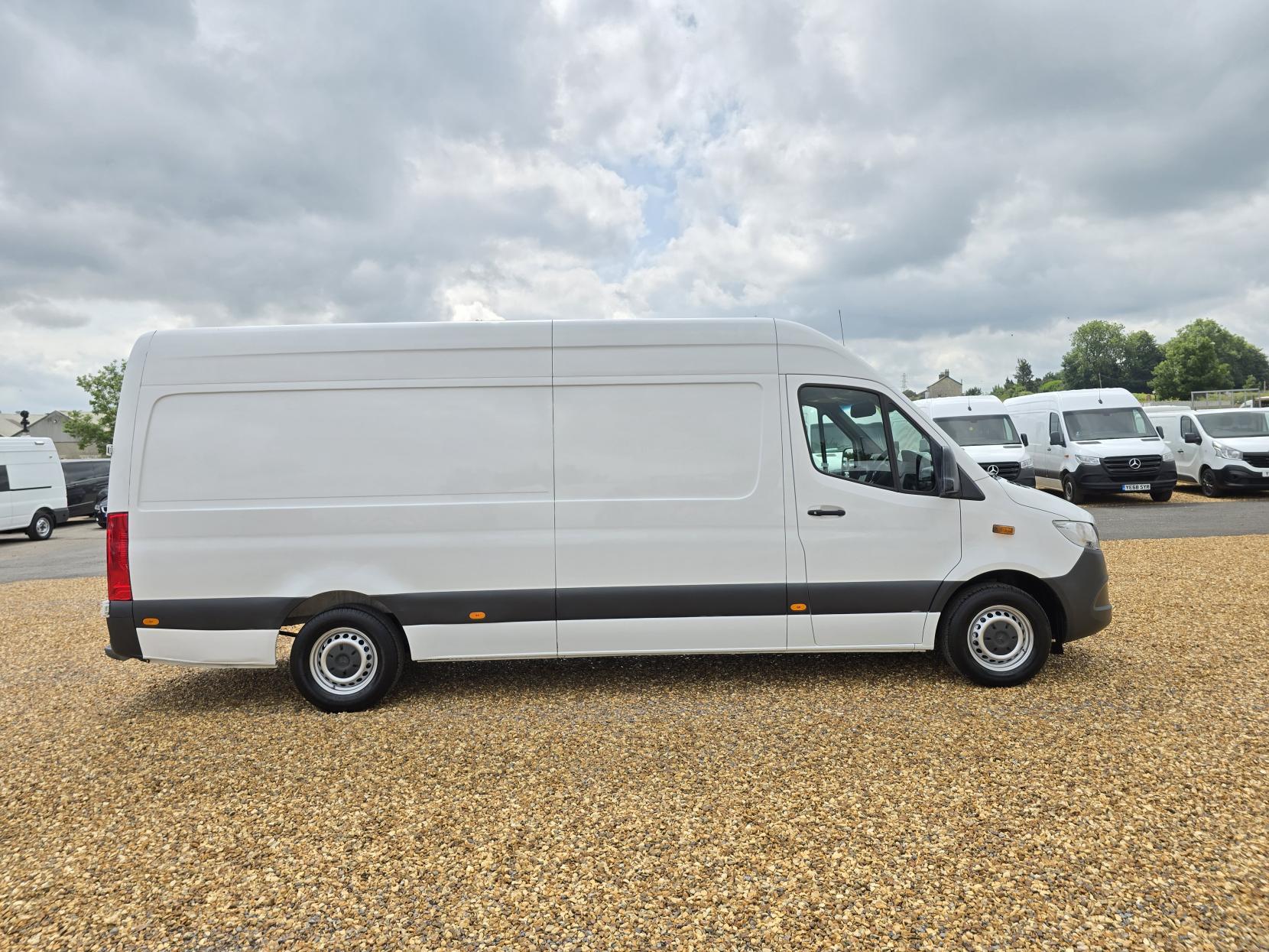 Mercedes-Benz Sprinter 2.1 311 CDI Panel Van 5dr Diesel Manual RWD L3 H2 Euro 6 (114 ps)