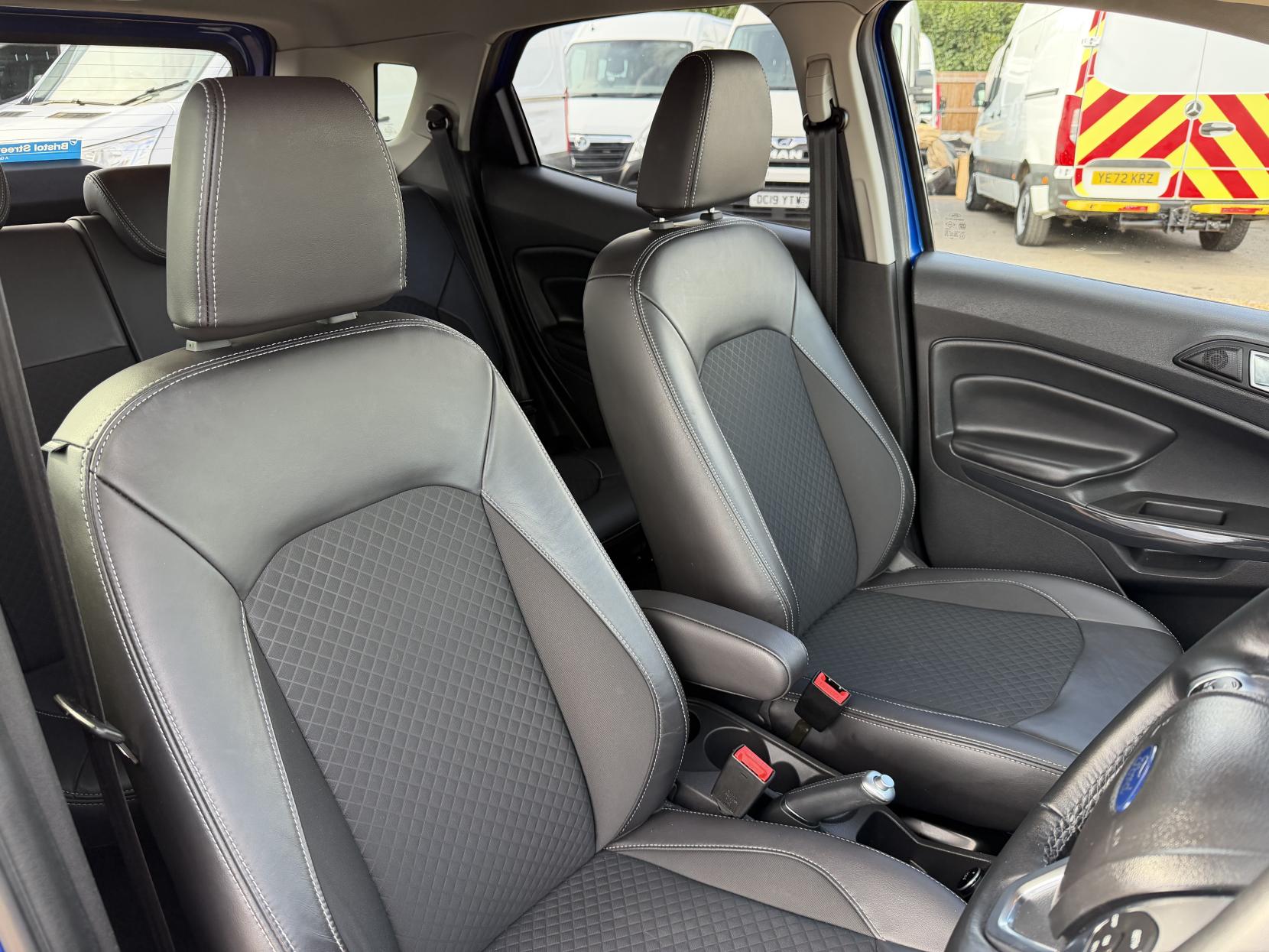 2017 Ford EcoSport 1.0T EcoBoost Titanium SUV 5dr Petrol Manual 2WD Euro 6 (s/s) (125 ps) - Thumbnail 16