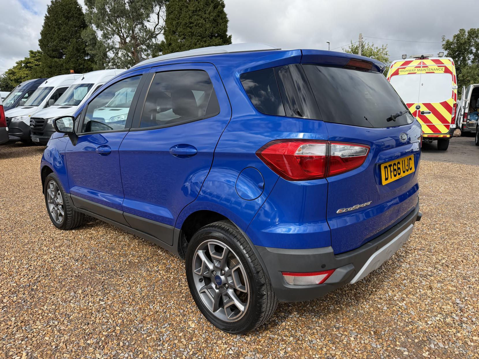2017 Ford EcoSport 1.0T EcoBoost Titanium SUV 5dr Petrol Manual 2WD Euro 6 (s/s) (125 ps) - Thumbnail 9