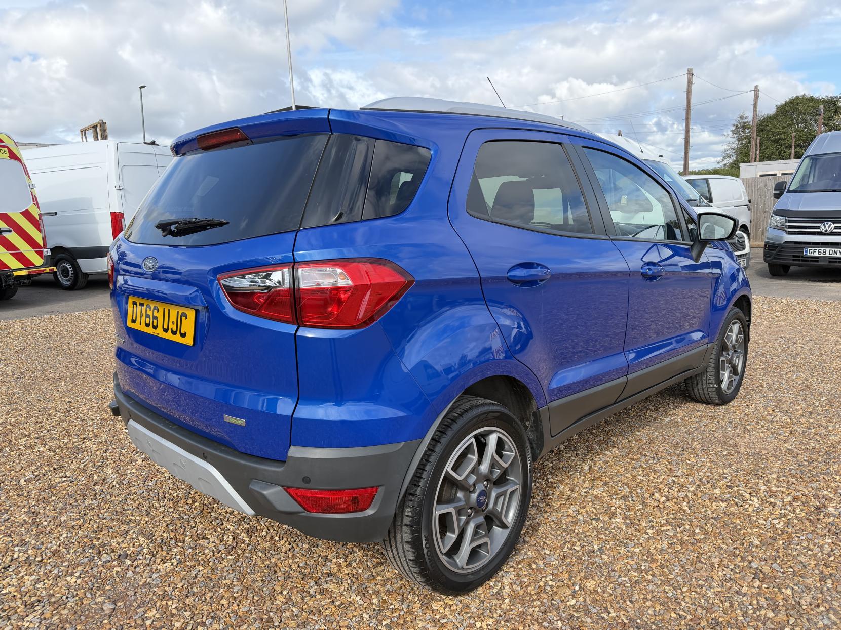 2017 Ford EcoSport 1.0T EcoBoost Titanium SUV 5dr Petrol Manual 2WD Euro 6 (s/s) (125 ps) - Thumbnail 12