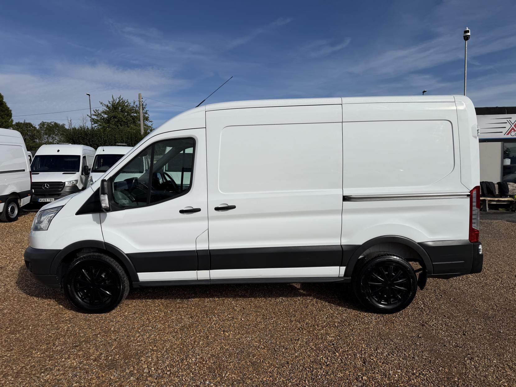 2017 Ford Transit 2.0 350 EcoBlue Panel Van 5dr Diesel Manual FWD L2 H2 Euro 6 (130 ps) - Thumbnail 8