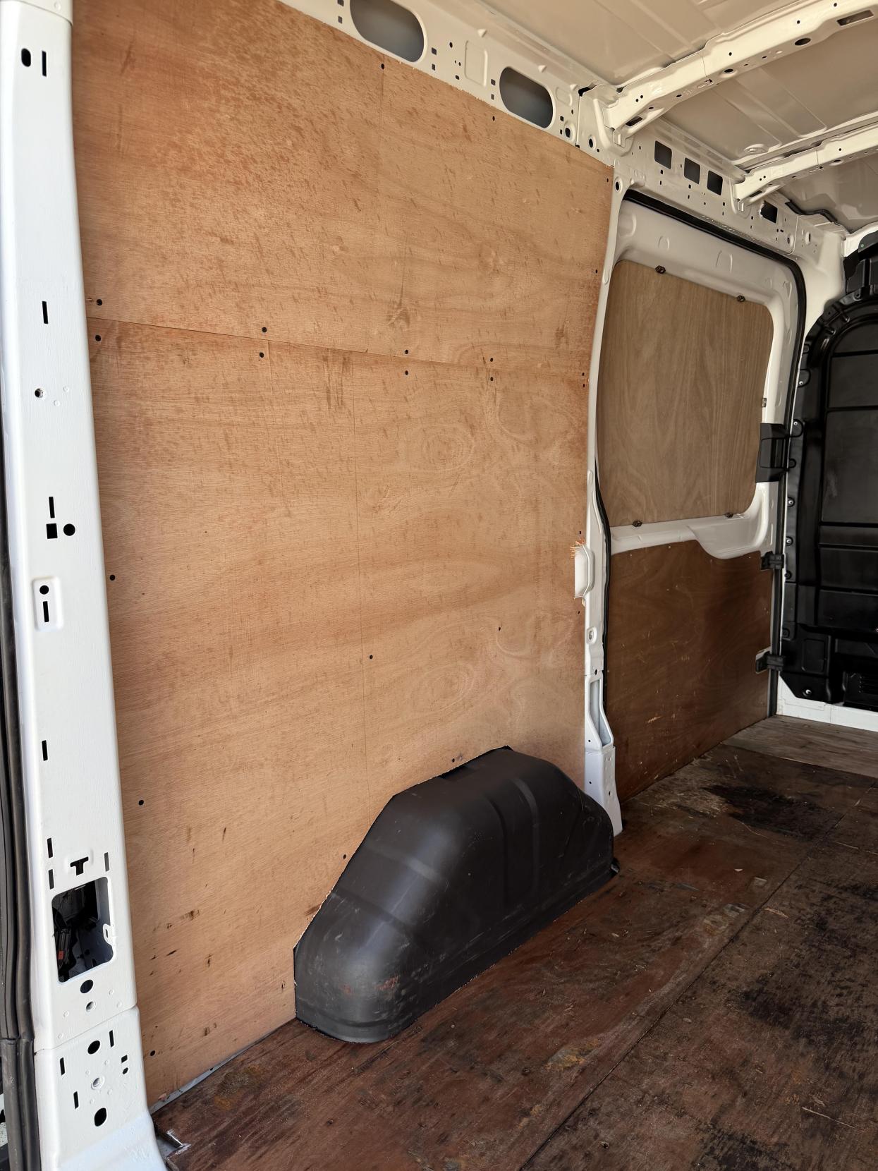 2017 Ford Transit 2.0 350 EcoBlue Panel Van 5dr Diesel Manual FWD L2 H2 Euro 6 (130 ps) - Thumbnail 39