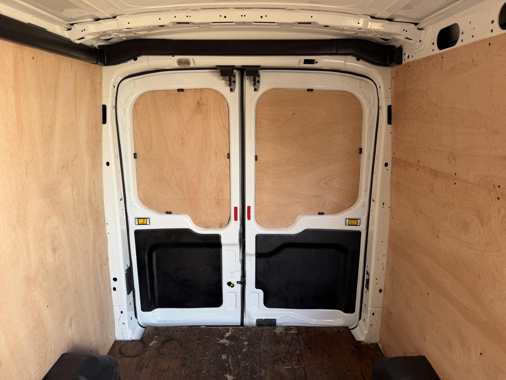 2017 Ford Transit 2.0 350 EcoBlue Panel Van 5dr Diesel Manual FWD L2 H2 Euro 6 (130 ps) - Thumbnail 33