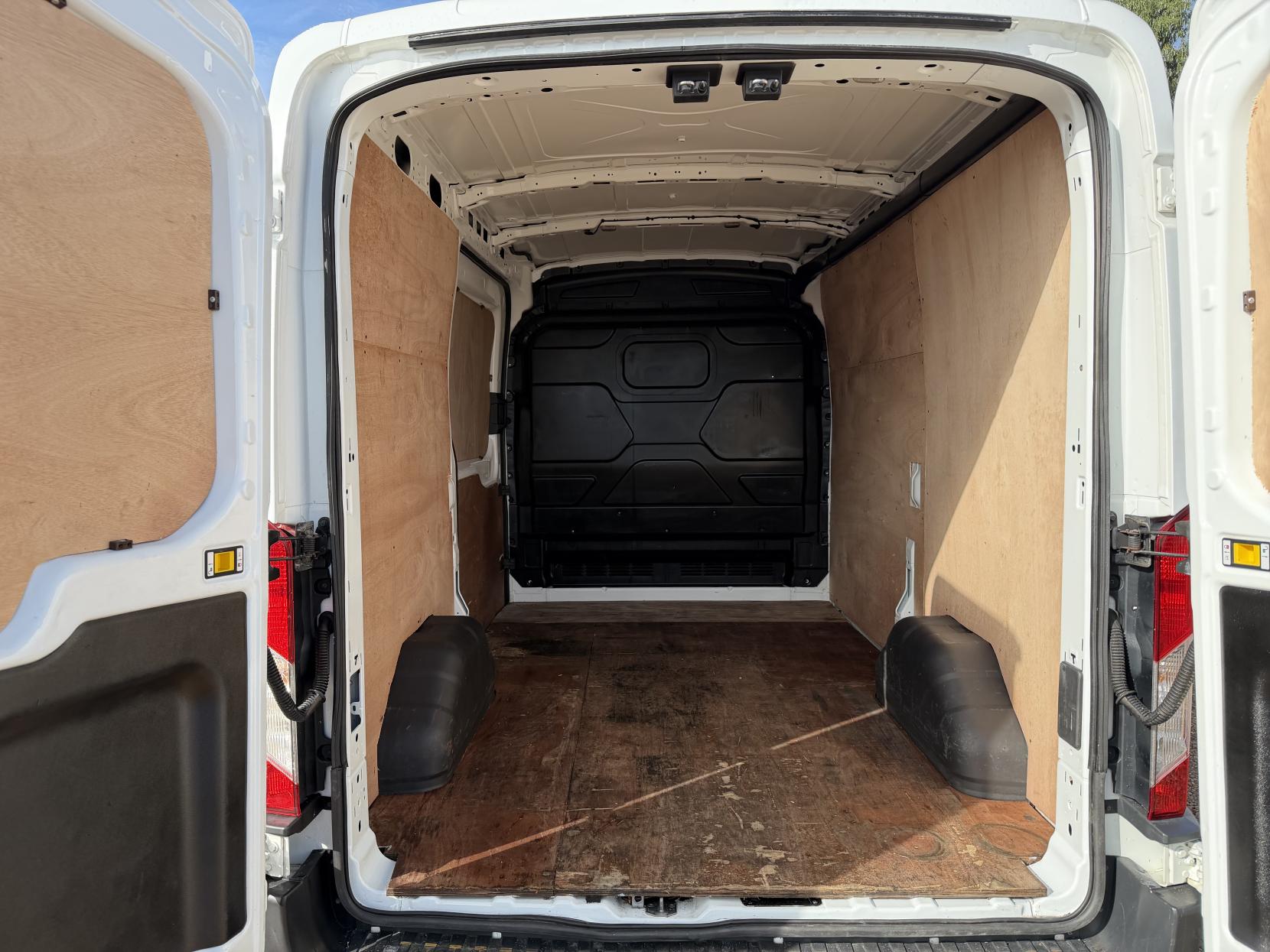 2017 Ford Transit 2.0 350 EcoBlue Panel Van 5dr Diesel Manual FWD L2 H2 Euro 6 (130 ps) - Thumbnail 3