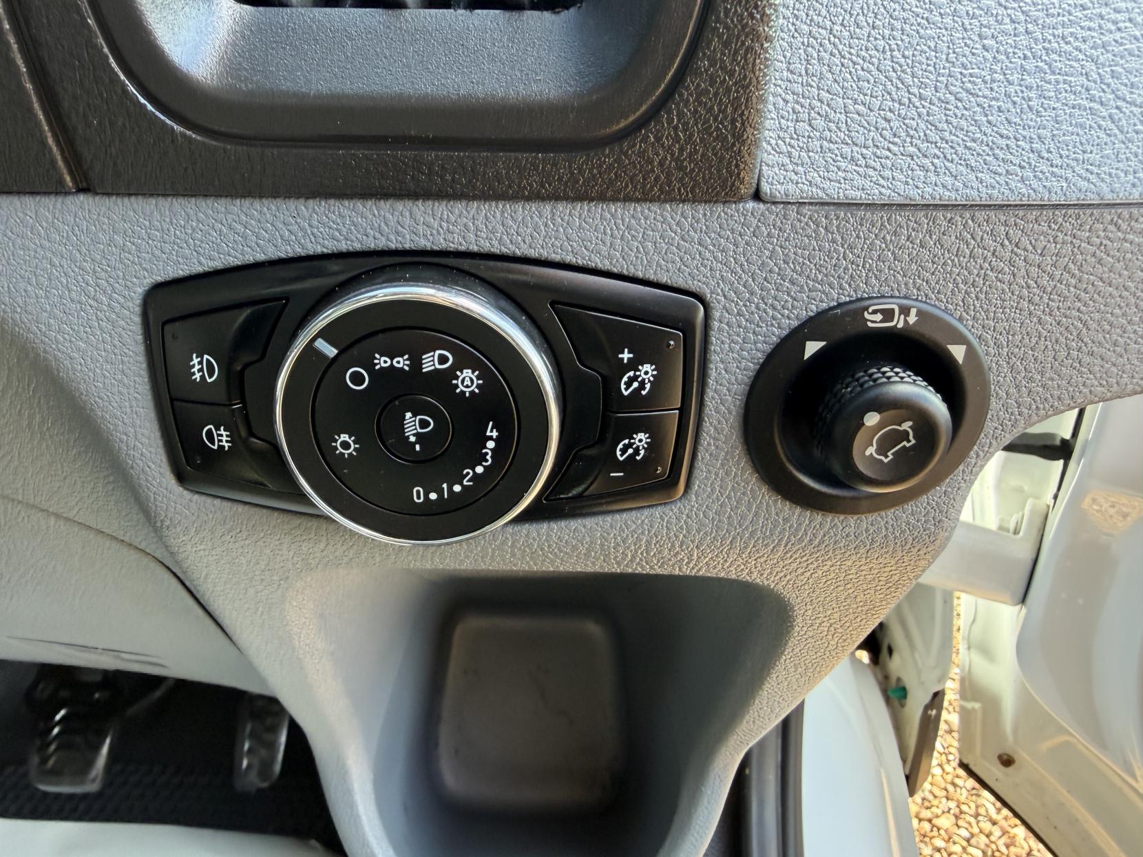 2017 Ford Transit 2.0 350 EcoBlue Panel Van 5dr Diesel Manual FWD L2 H2 Euro 6 (130 ps) - Thumbnail 27