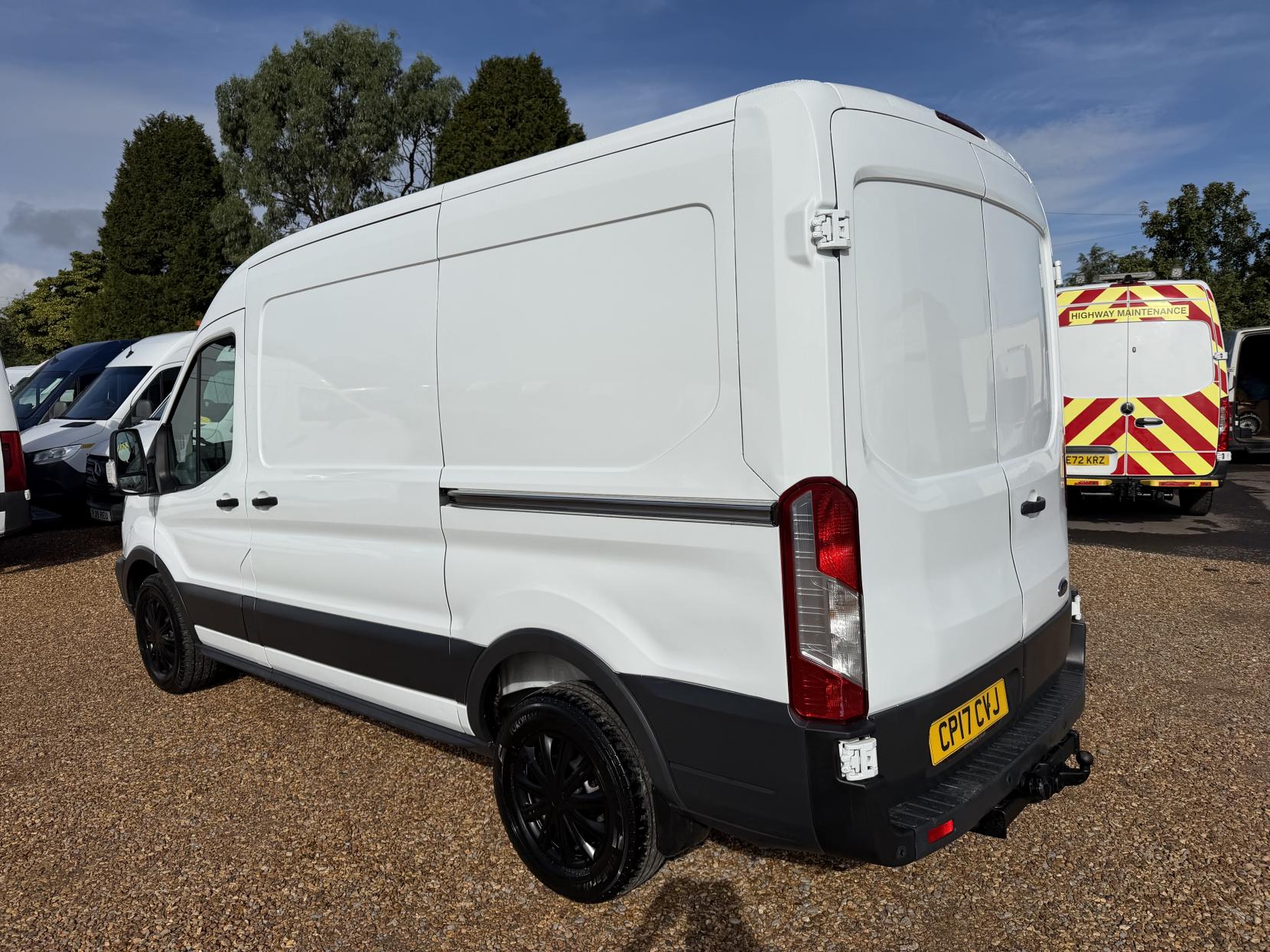 2017 Ford Transit 2.0 350 EcoBlue Panel Van 5dr Diesel Manual FWD L2 H2 Euro 6 (130 ps) - Thumbnail 9