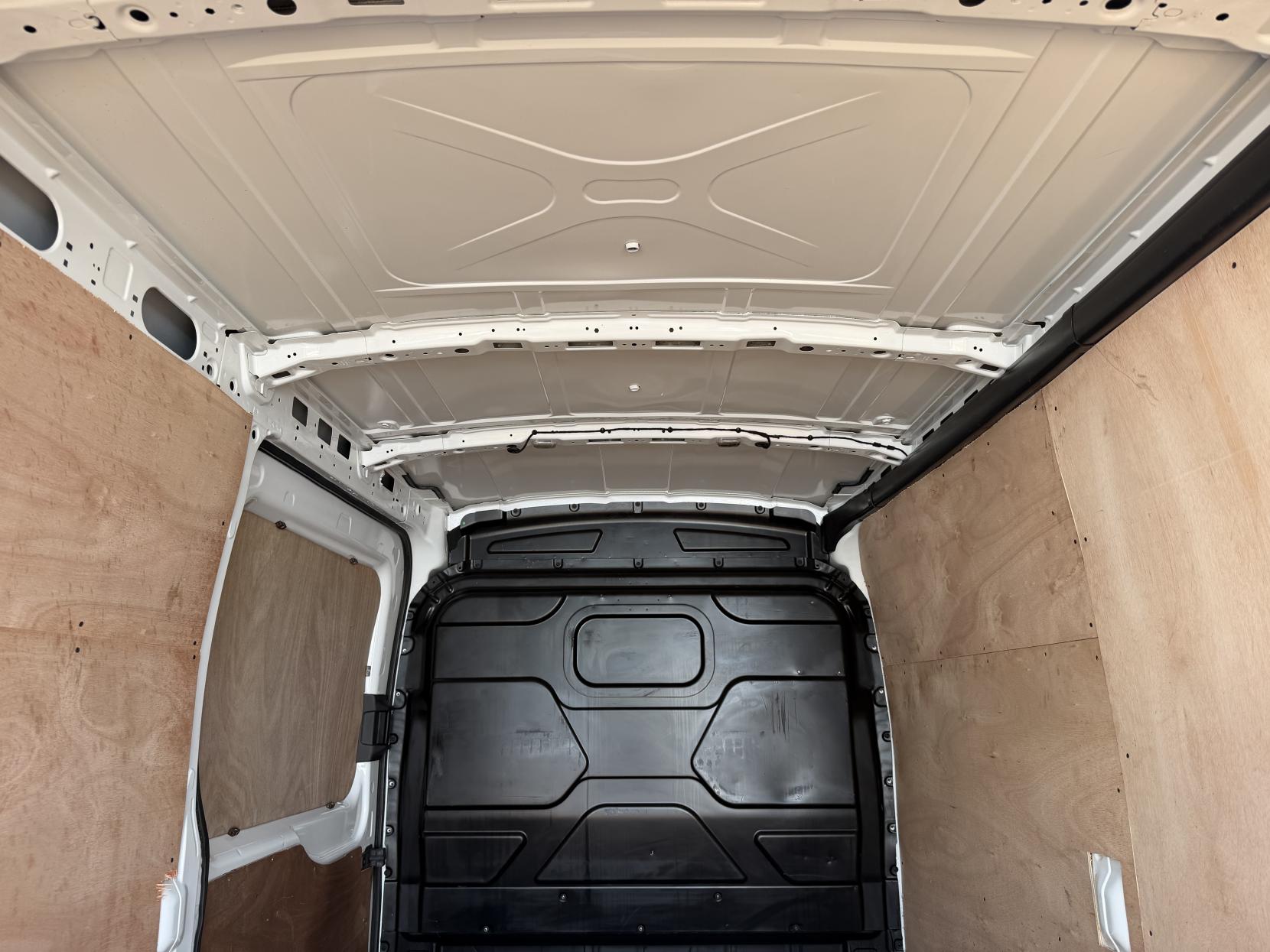 2017 Ford Transit 2.0 350 EcoBlue Panel Van 5dr Diesel Manual FWD L2 H2 Euro 6 (130 ps) - Thumbnail 46