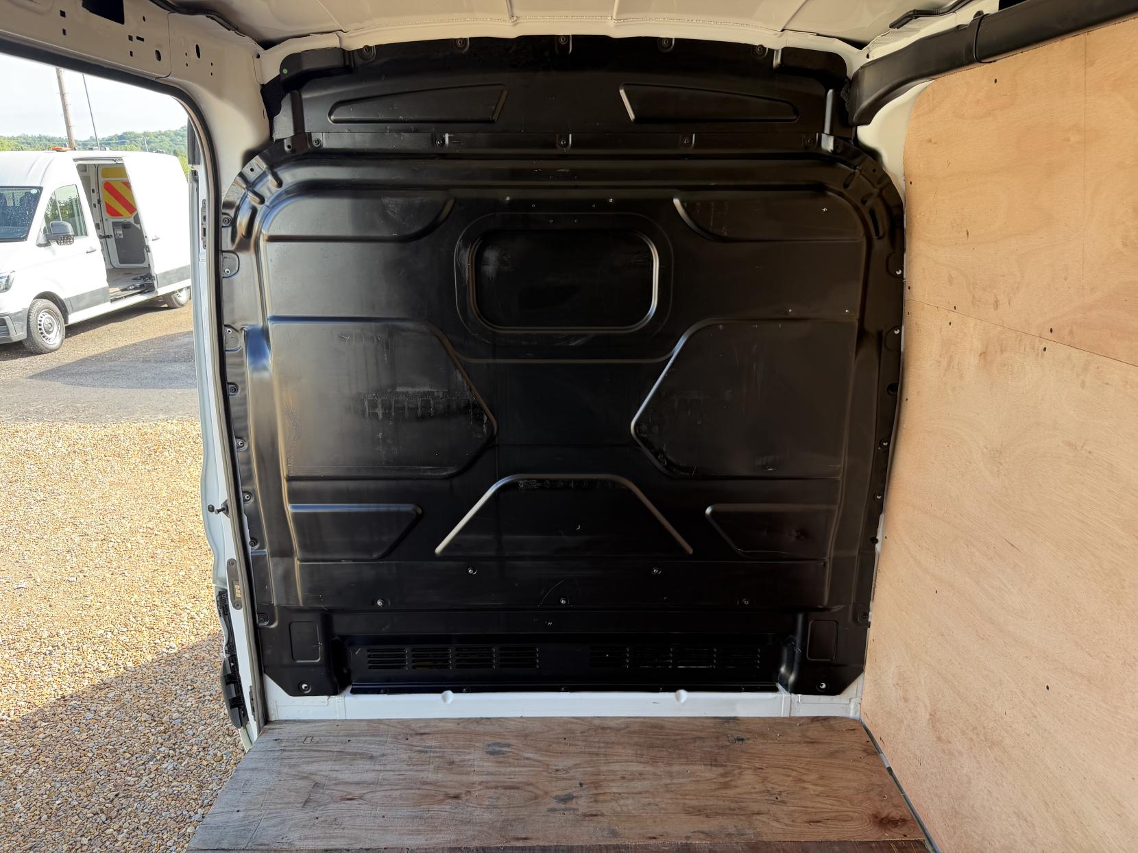2017 Ford Transit 2.0 350 EcoBlue Panel Van 5dr Diesel Manual FWD L2 H2 Euro 6 (130 ps) - Thumbnail 37