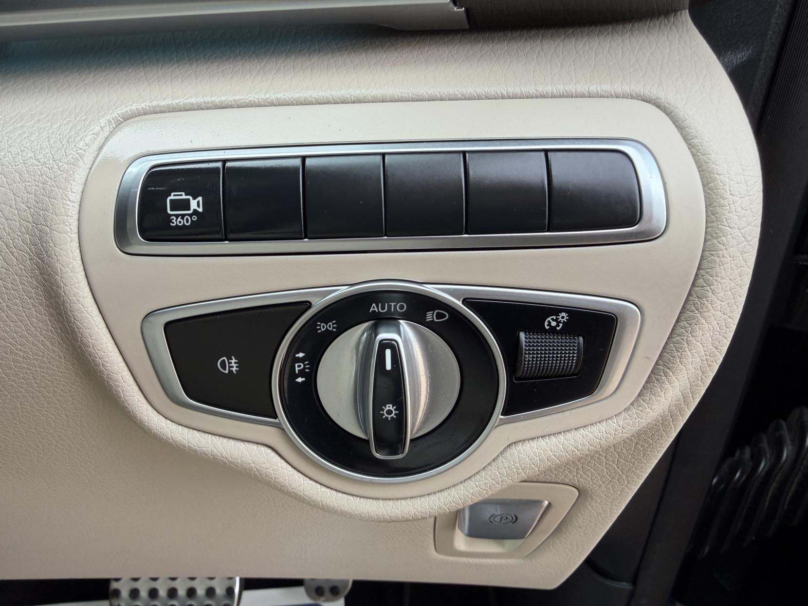 Mercedes-Benz V Class 2.0 V300d Sport MPV 5dr Diesel G-Tronic+ Euro 6 (s/s) XLWB (239 ps)