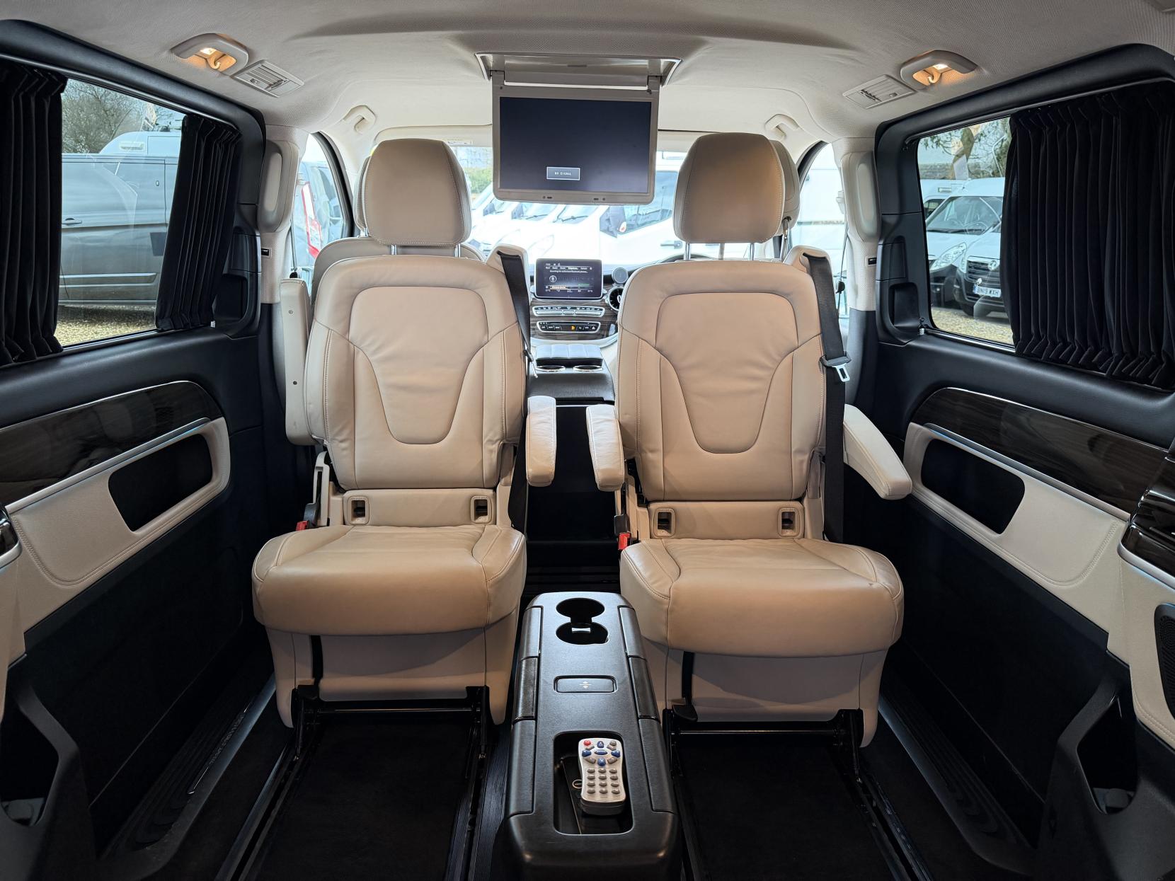 Mercedes-Benz V Class 2.0 V300d Sport MPV 5dr Diesel G-Tronic+ Euro 6 (s/s) XLWB (239 ps)