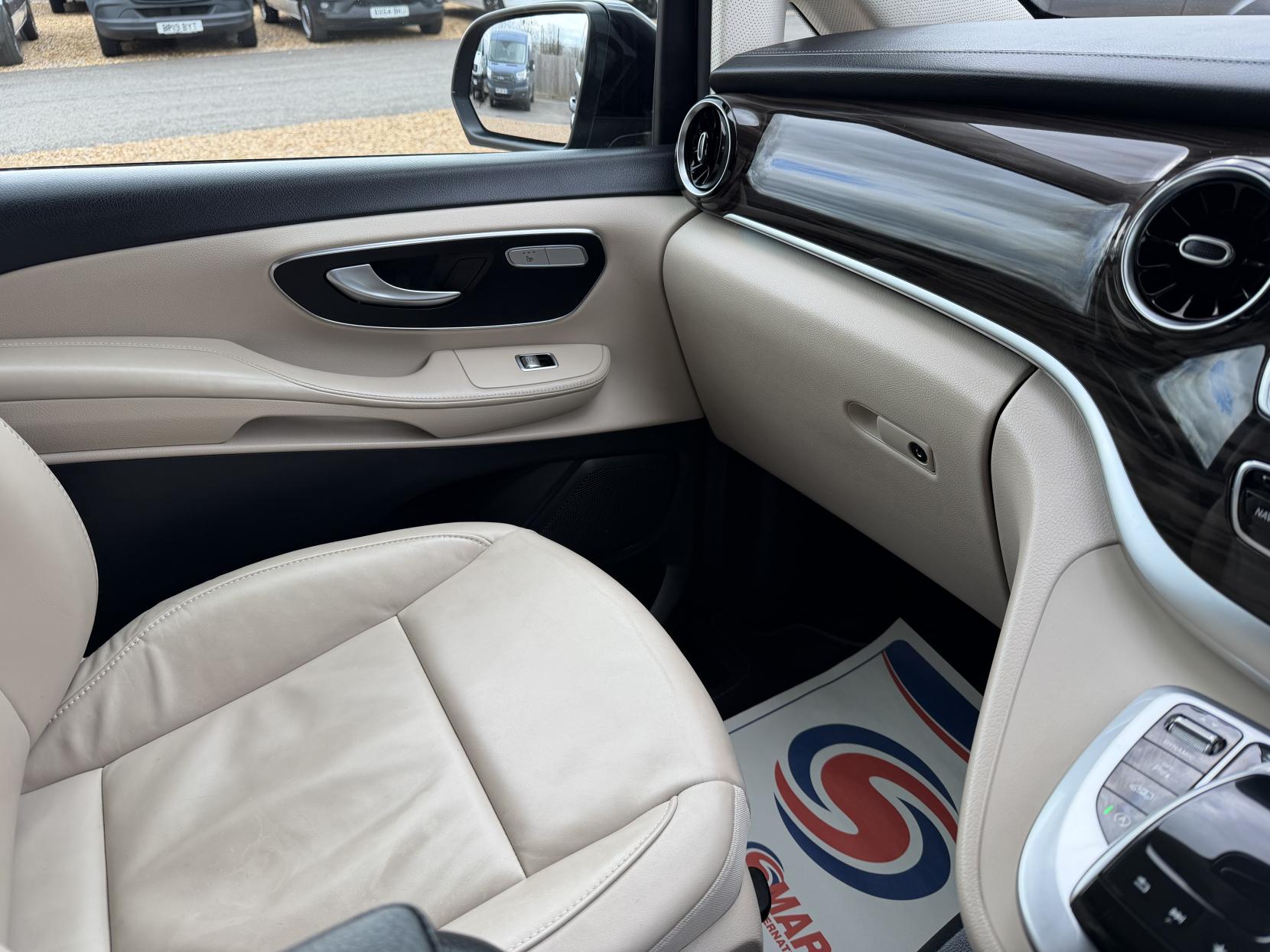 Mercedes-Benz V Class 2.0 V300d Sport MPV 5dr Diesel G-Tronic+ Euro 6 (s/s) XLWB (239 ps)