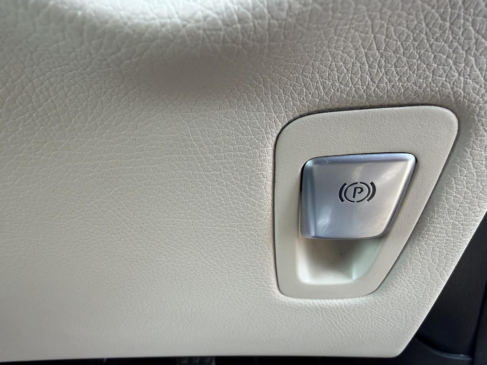 Mercedes-Benz V Class 2.0 V300d Sport MPV 5dr Diesel G-Tronic+ Euro 6 (s/s) XLWB (239 ps)