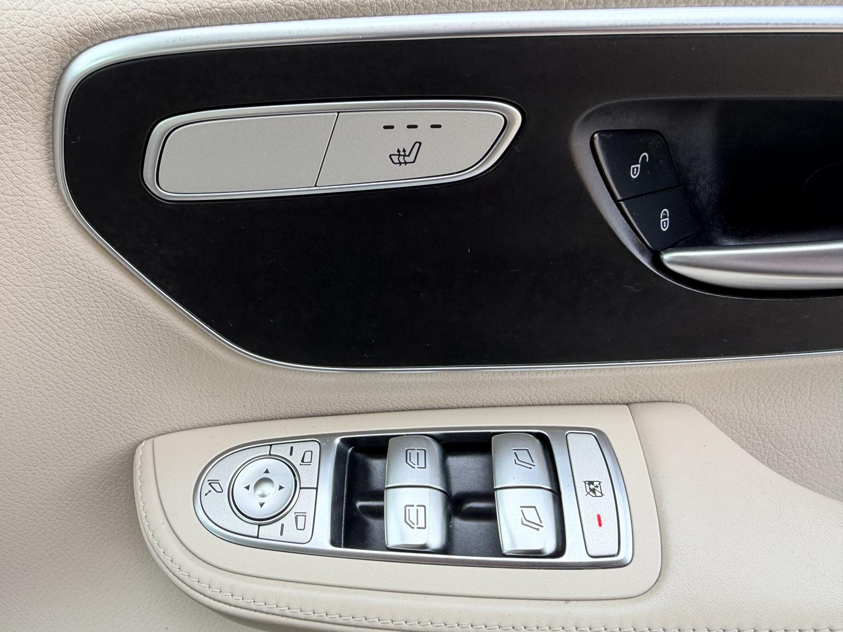 Mercedes-Benz V Class 2.0 V300d Sport MPV 5dr Diesel G-Tronic+ Euro 6 (s/s) XLWB (239 ps)