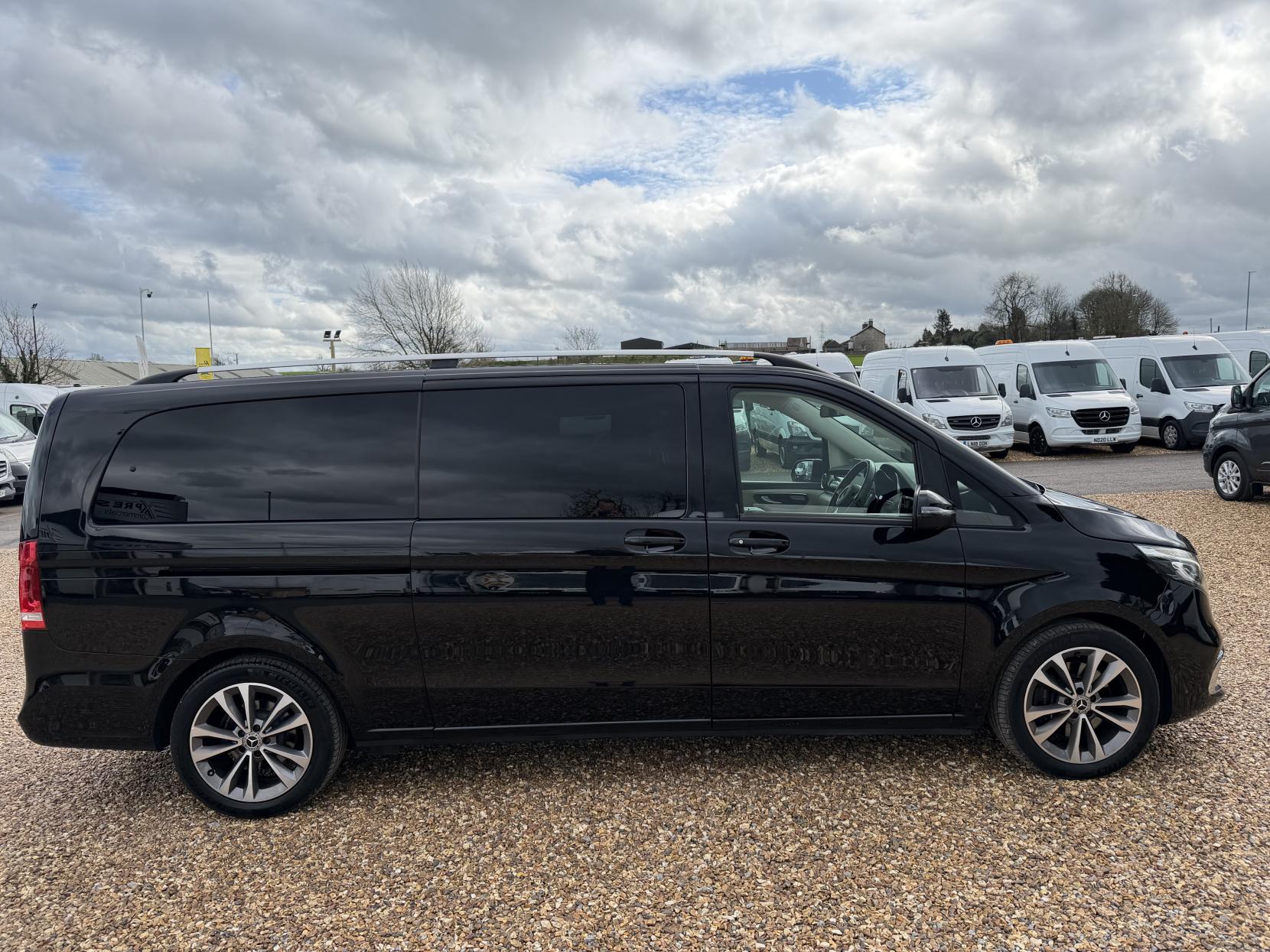 Mercedes-Benz V Class 2.0 V300d Sport MPV 5dr Diesel G-Tronic+ Euro 6 (s/s) XLWB (239 ps)