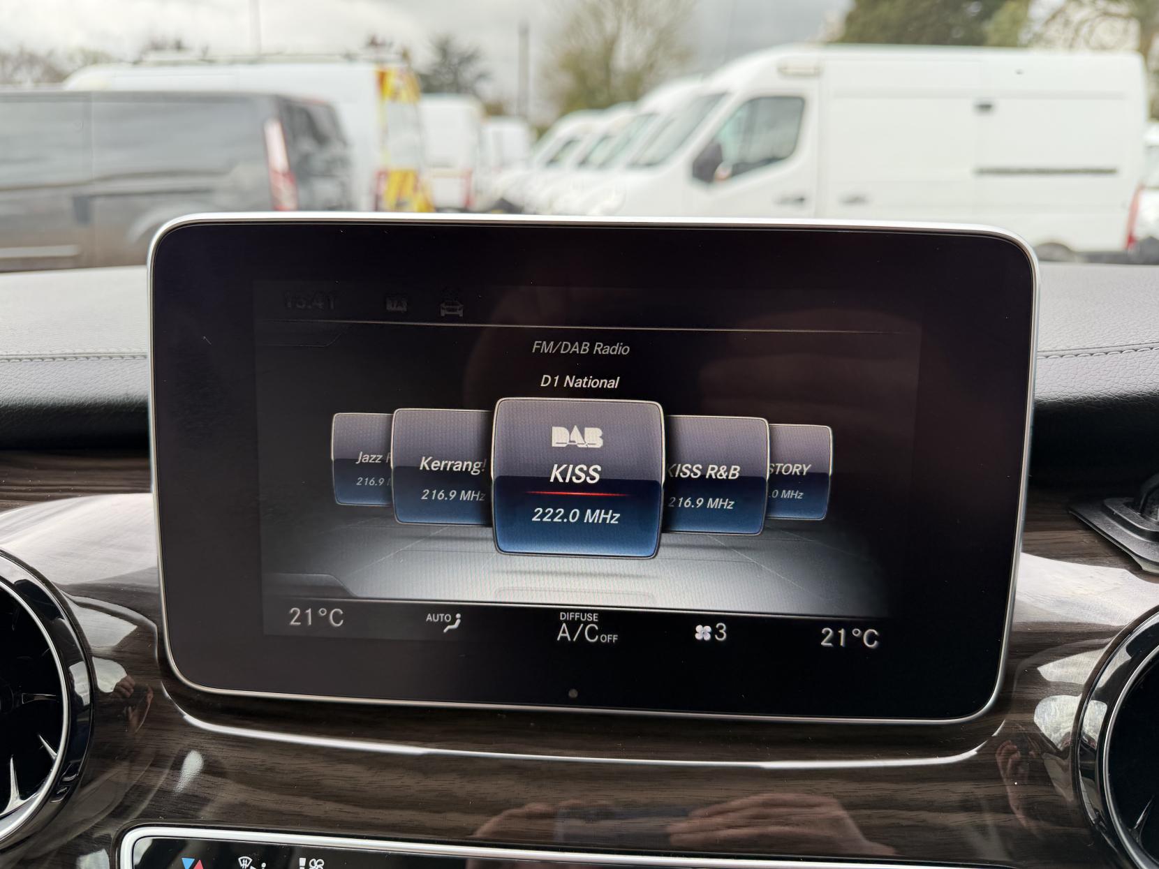 Mercedes-Benz V Class 2.0 V300d Sport MPV 5dr Diesel G-Tronic+ Euro 6 (s/s) XLWB (239 ps)