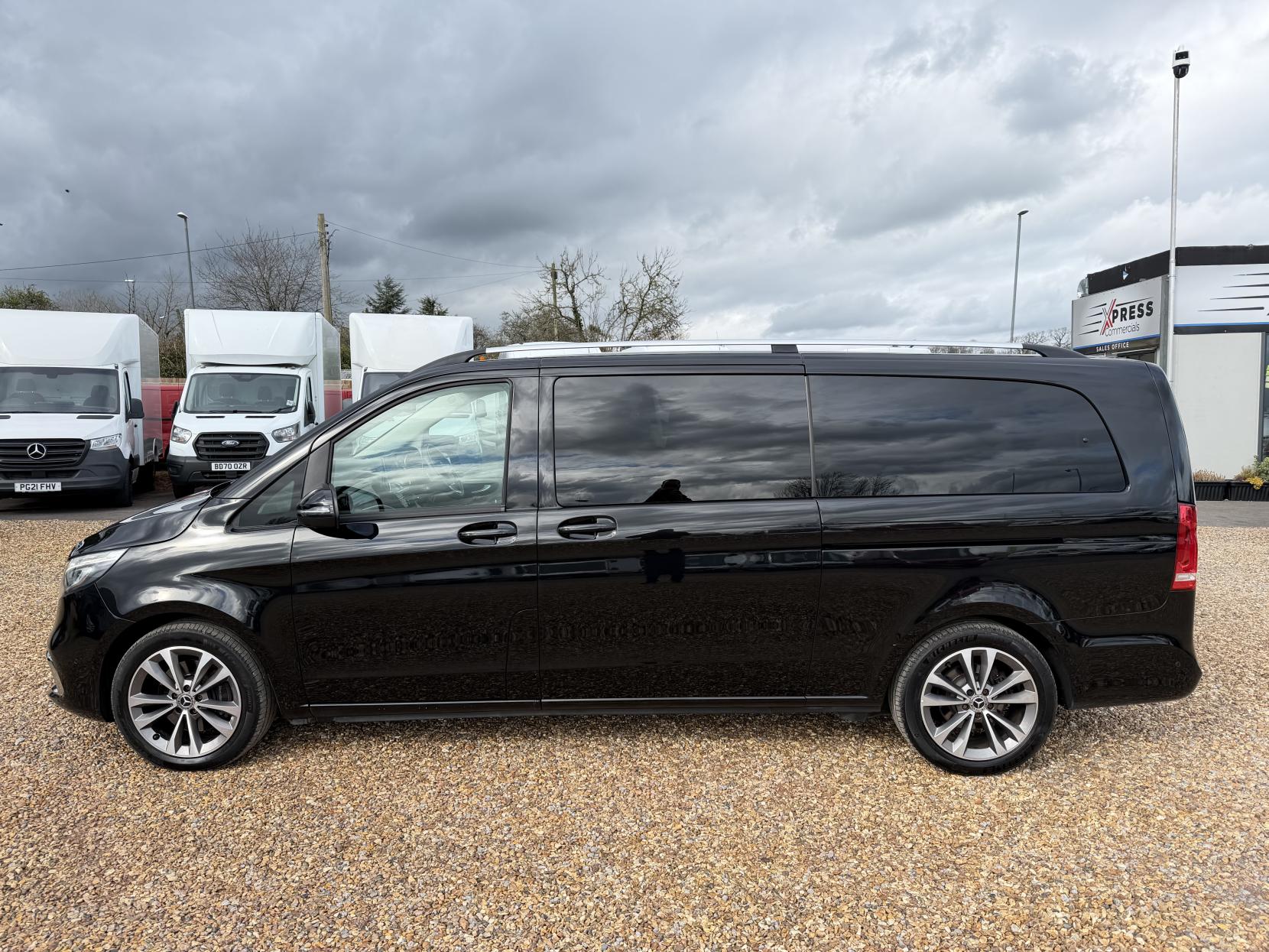 Mercedes-Benz V Class 2.0 V300d Sport MPV 5dr Diesel G-Tronic+ Euro 6 (s/s) XLWB (239 ps)