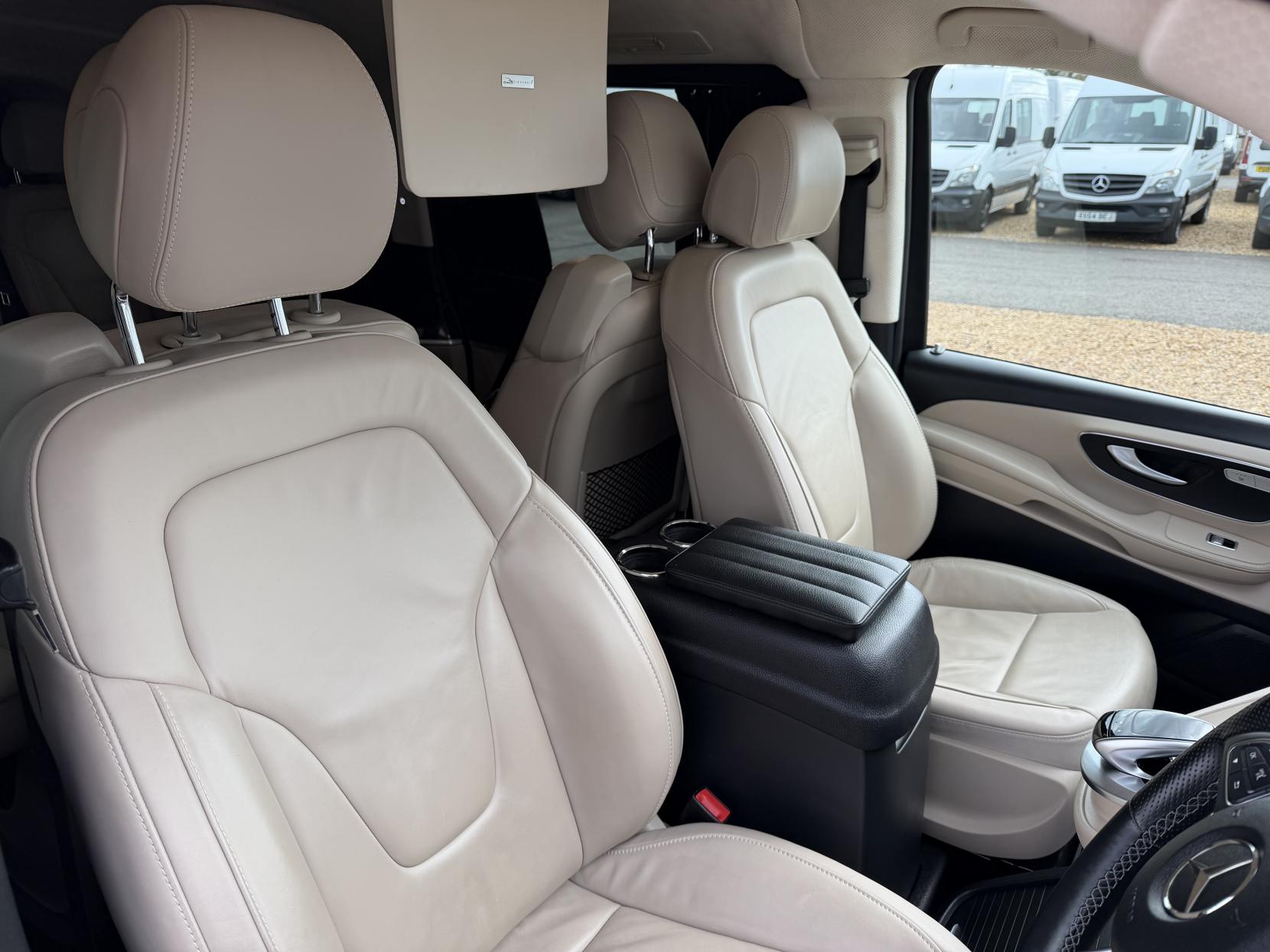 Mercedes-Benz V Class 2.0 V300d Sport MPV 5dr Diesel G-Tronic+ Euro 6 (s/s) XLWB (239 ps)