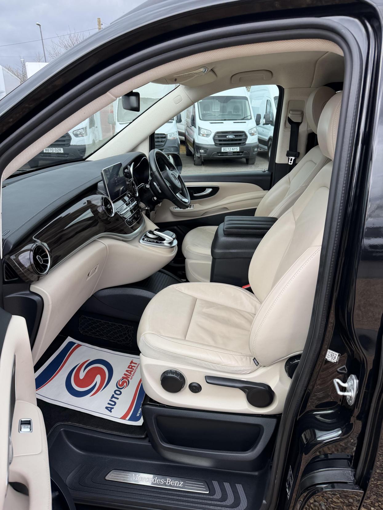 Mercedes-Benz V Class 2.0 V300d Sport MPV 5dr Diesel G-Tronic+ Euro 6 (s/s) XLWB (239 ps)