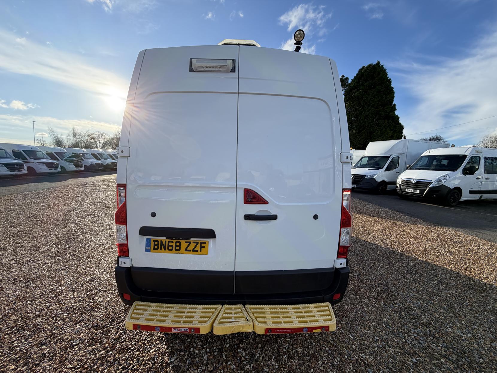 Vauxhall Movano 2.3 CDTi 3500 Panel Van 5dr Diesel Manual FWD L2 H2 Euro 6 (130 ps)