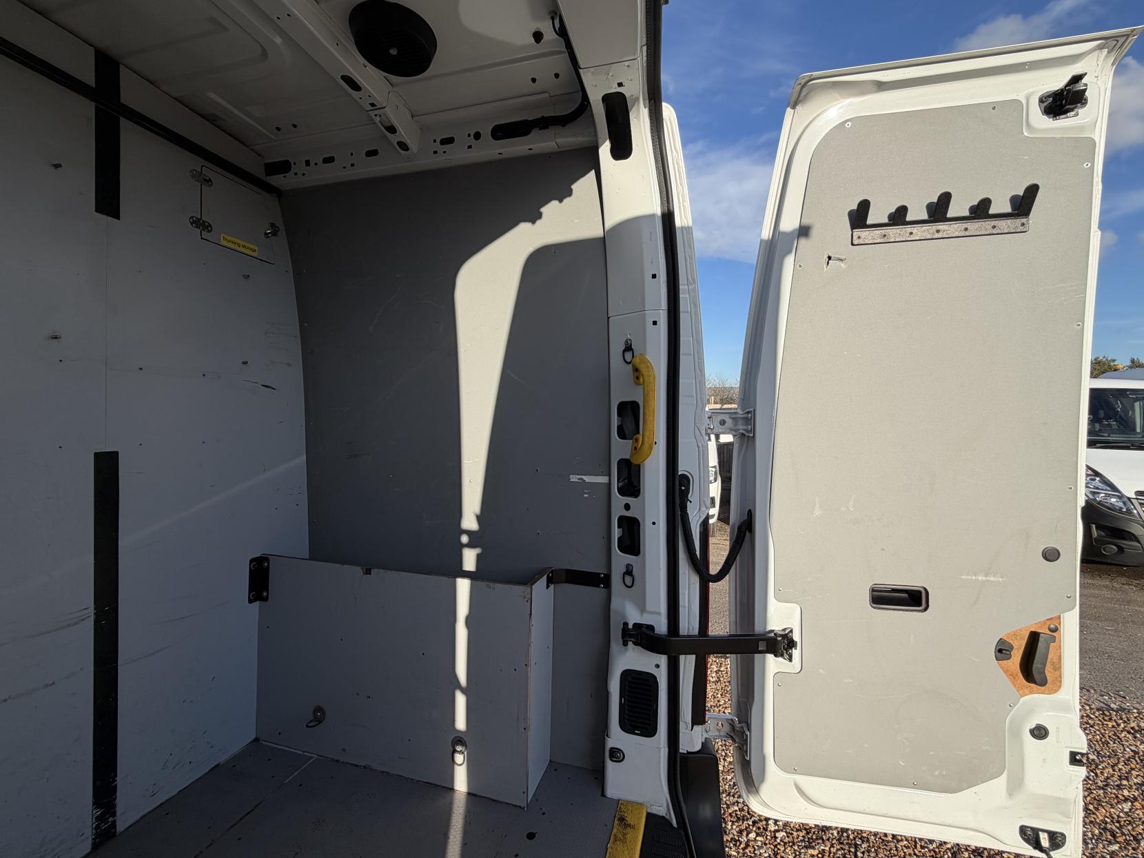 Vauxhall Movano 2.3 CDTi 3500 Panel Van 5dr Diesel Manual FWD L2 H2 Euro 6 (130 ps)