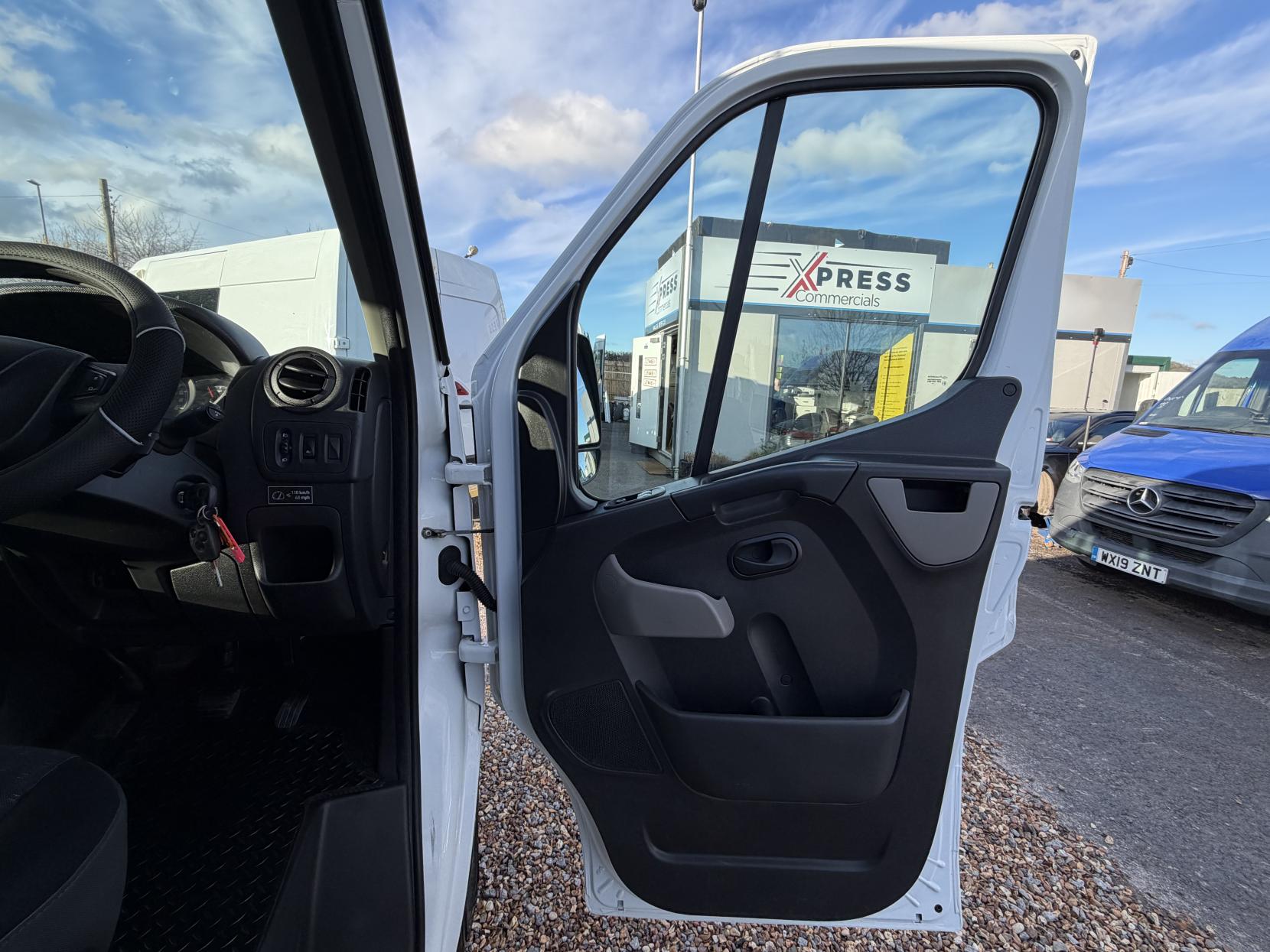 Vauxhall Movano 2.3 CDTi 3500 Panel Van 5dr Diesel Manual FWD L2 H2 Euro 6 (130 ps)