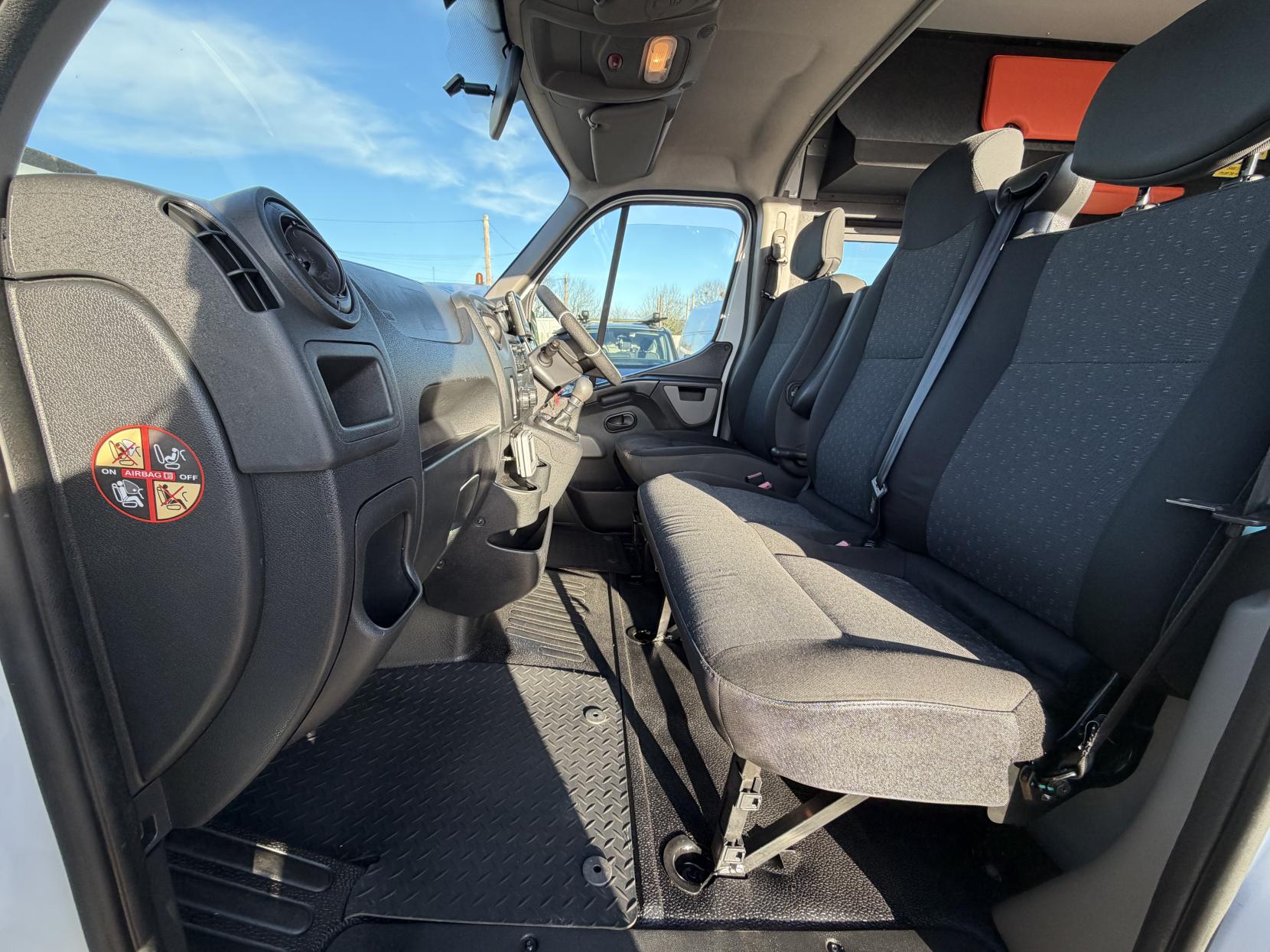 Vauxhall Movano 2.3 CDTi 3500 Panel Van 5dr Diesel Manual FWD L2 H2 Euro 6 (130 ps)