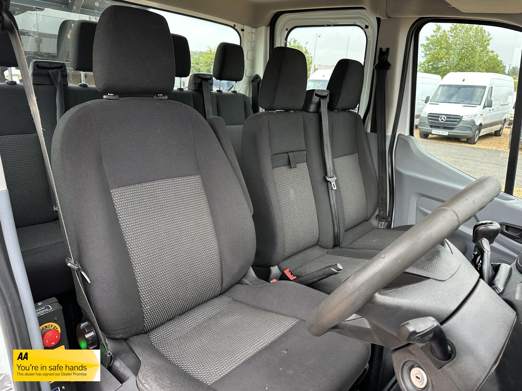 Ford Transit 2.2 TDCi 350 Chassis Double Cab 4dr Diesel Manual RWD L3 H1 Euro 5 (DRW) (125 ps)