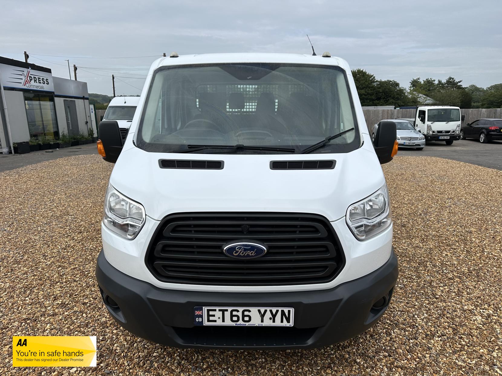 Ford Transit 2.2 TDCi 350 Chassis Double Cab 4dr Diesel Manual RWD L3 H1 Euro 5 (DRW) (125 ps)