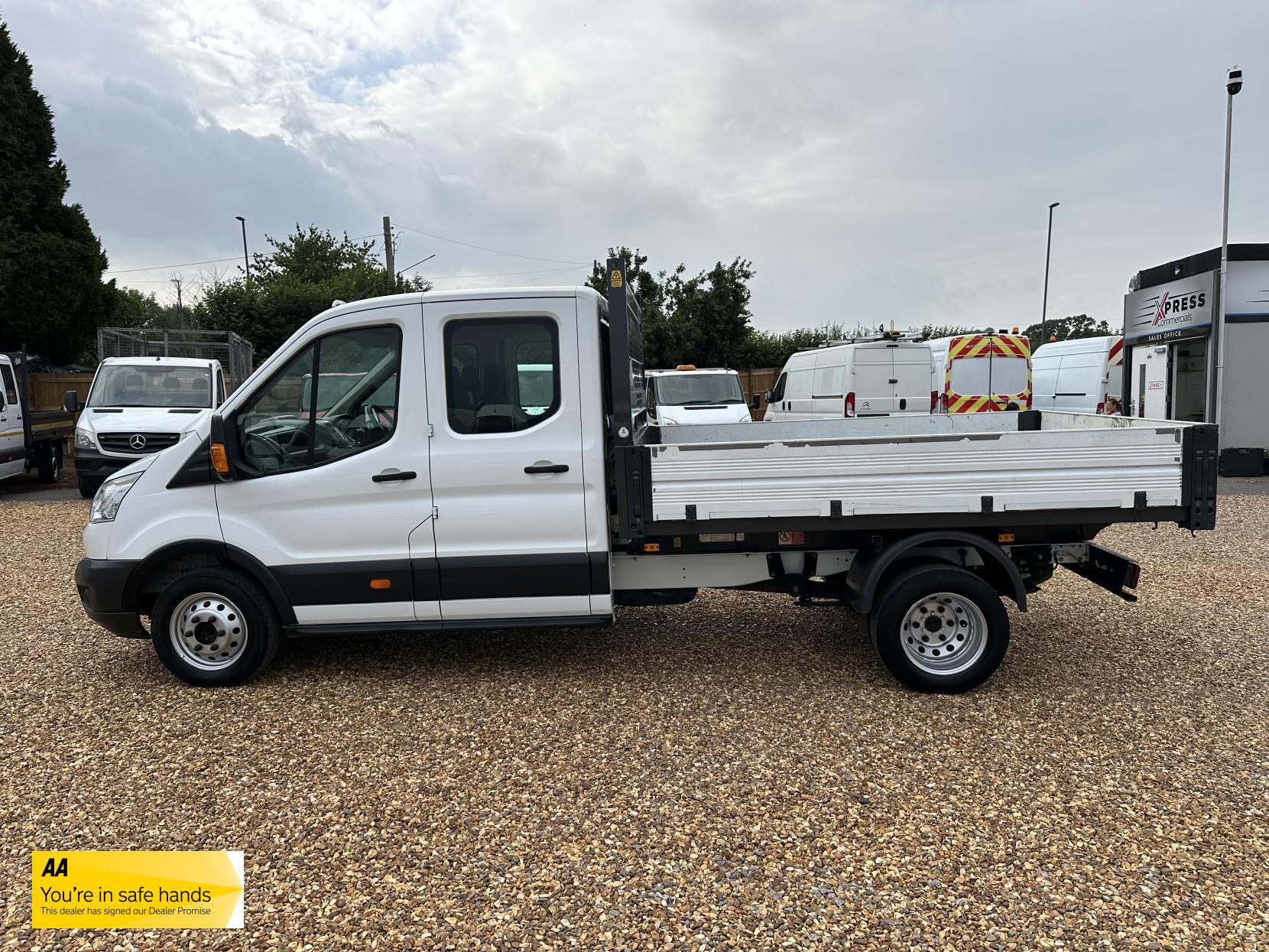 Ford Transit 2.2 TDCi 350 Chassis Double Cab 4dr Diesel Manual RWD L3 H1 Euro 5 (DRW) (125 ps)