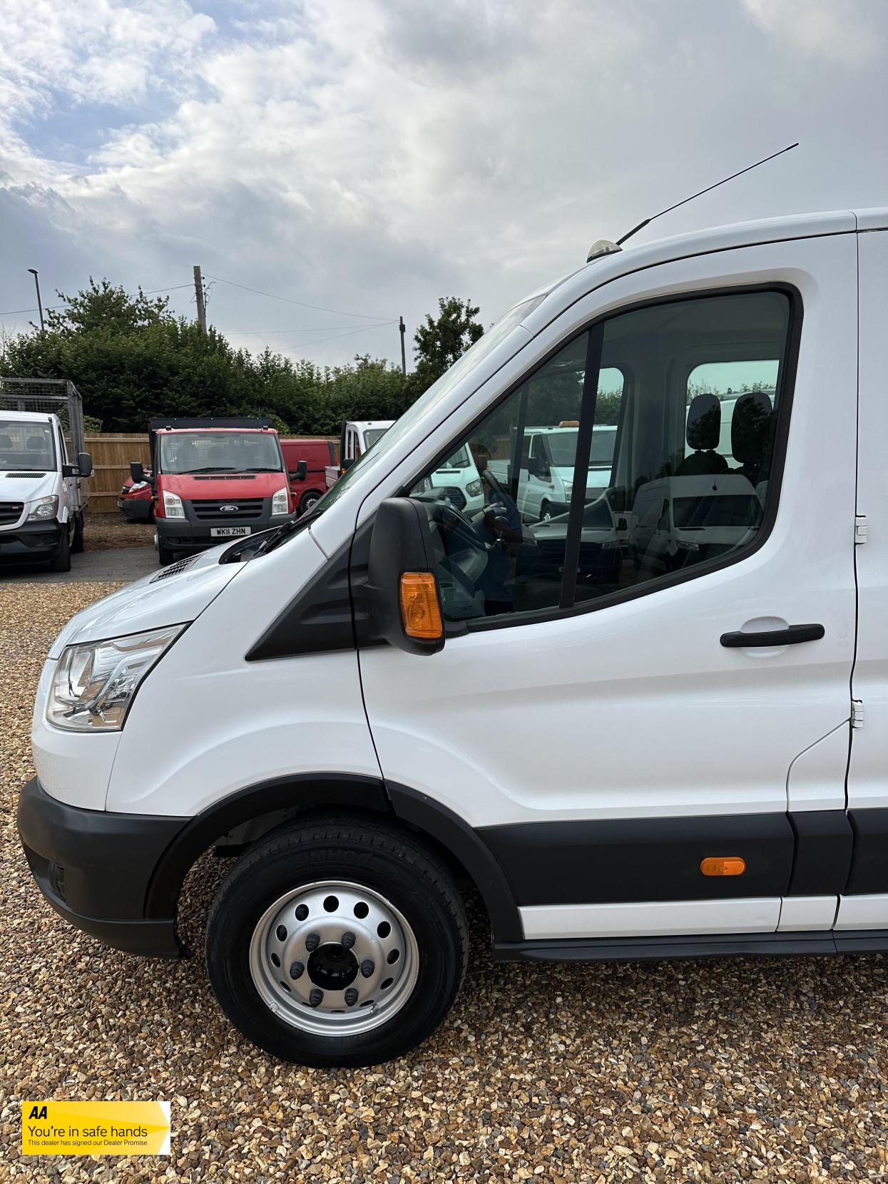 Ford Transit 2.2 TDCi 350 Chassis Double Cab 4dr Diesel Manual RWD L3 H1 Euro 5 (DRW) (125 ps)