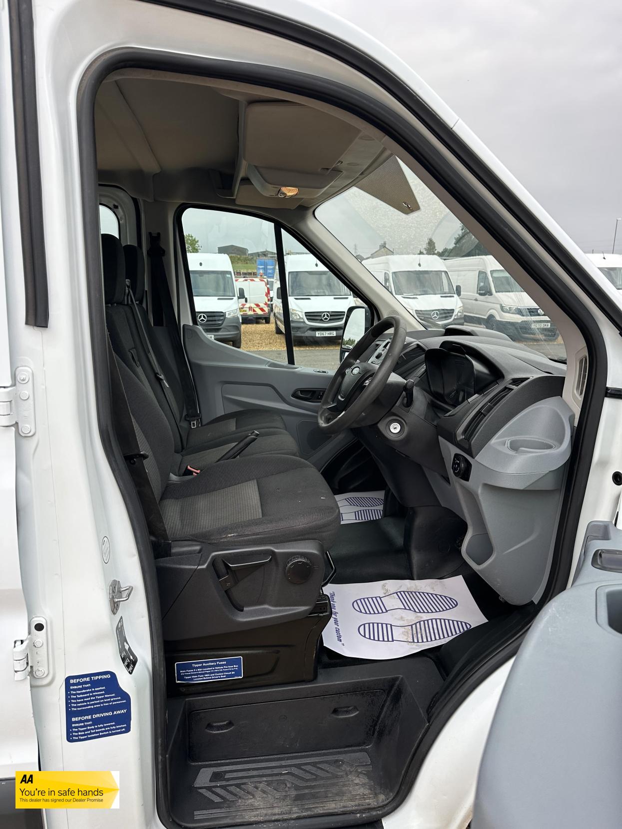 Ford Transit 2.2 TDCi 350 Chassis Double Cab 4dr Diesel Manual RWD L3 H1 Euro 5 (DRW) (125 ps)