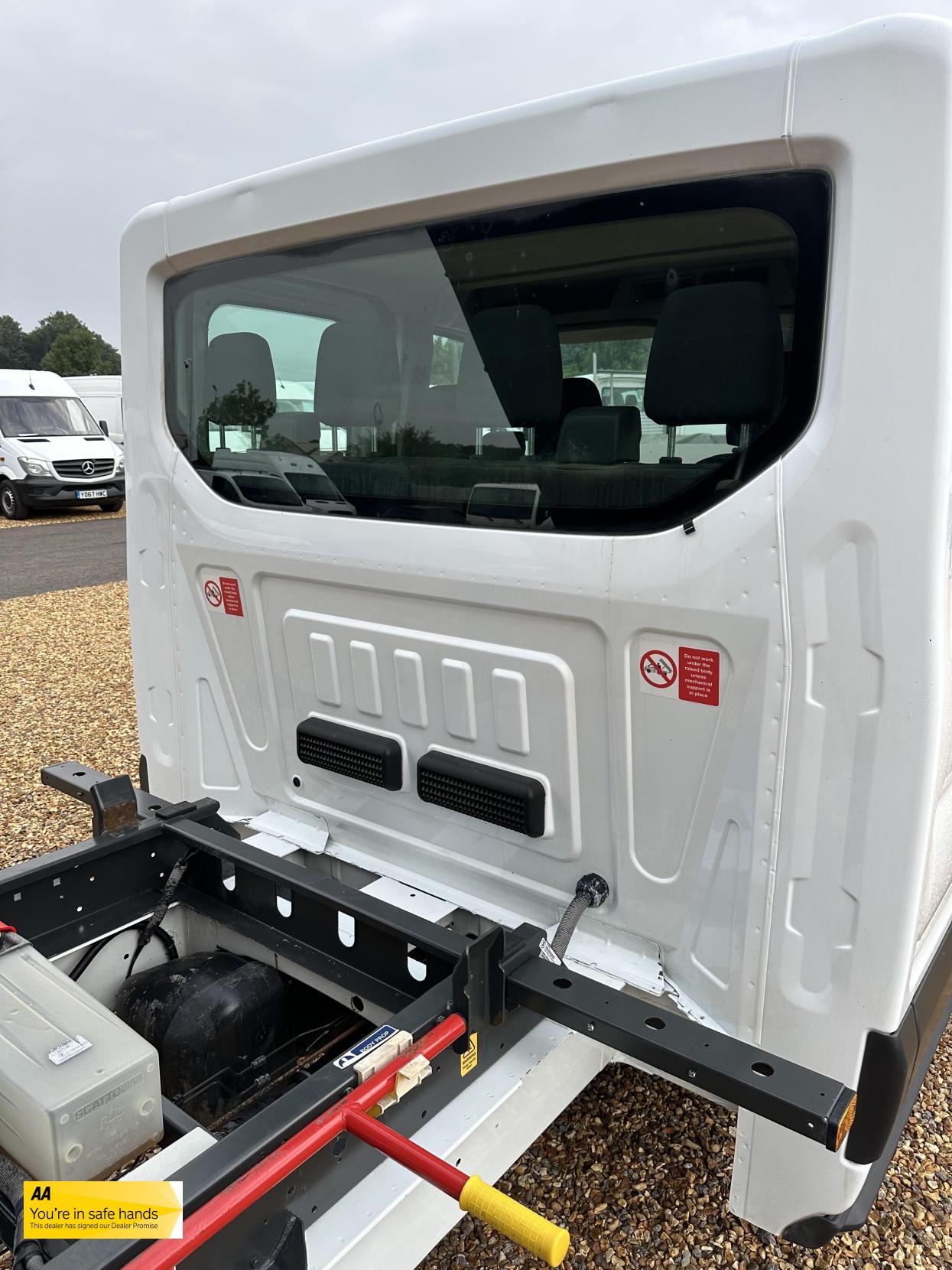 Ford Transit 2.2 TDCi 350 Chassis Double Cab 4dr Diesel Manual RWD L3 H1 Euro 5 (DRW) (125 ps)