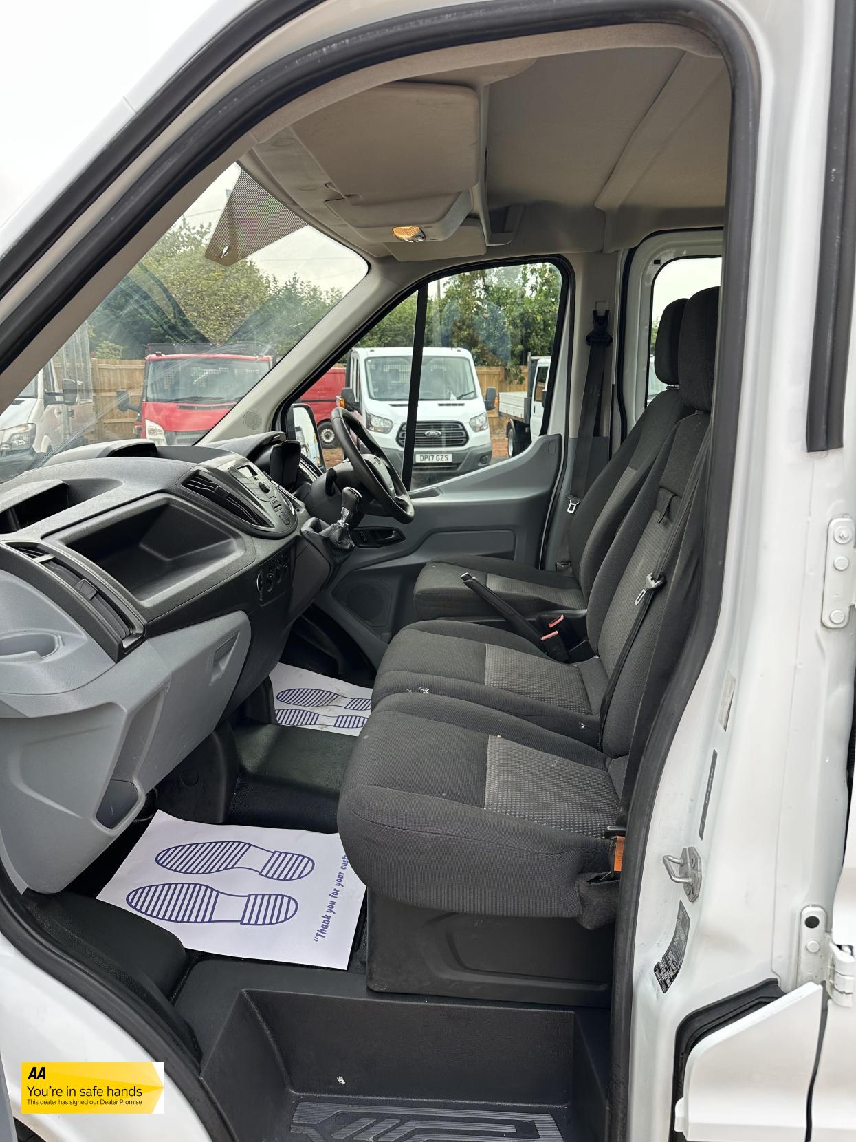 Ford Transit 2.2 TDCi 350 Chassis Double Cab 4dr Diesel Manual RWD L3 H1 Euro 5 (DRW) (125 ps)