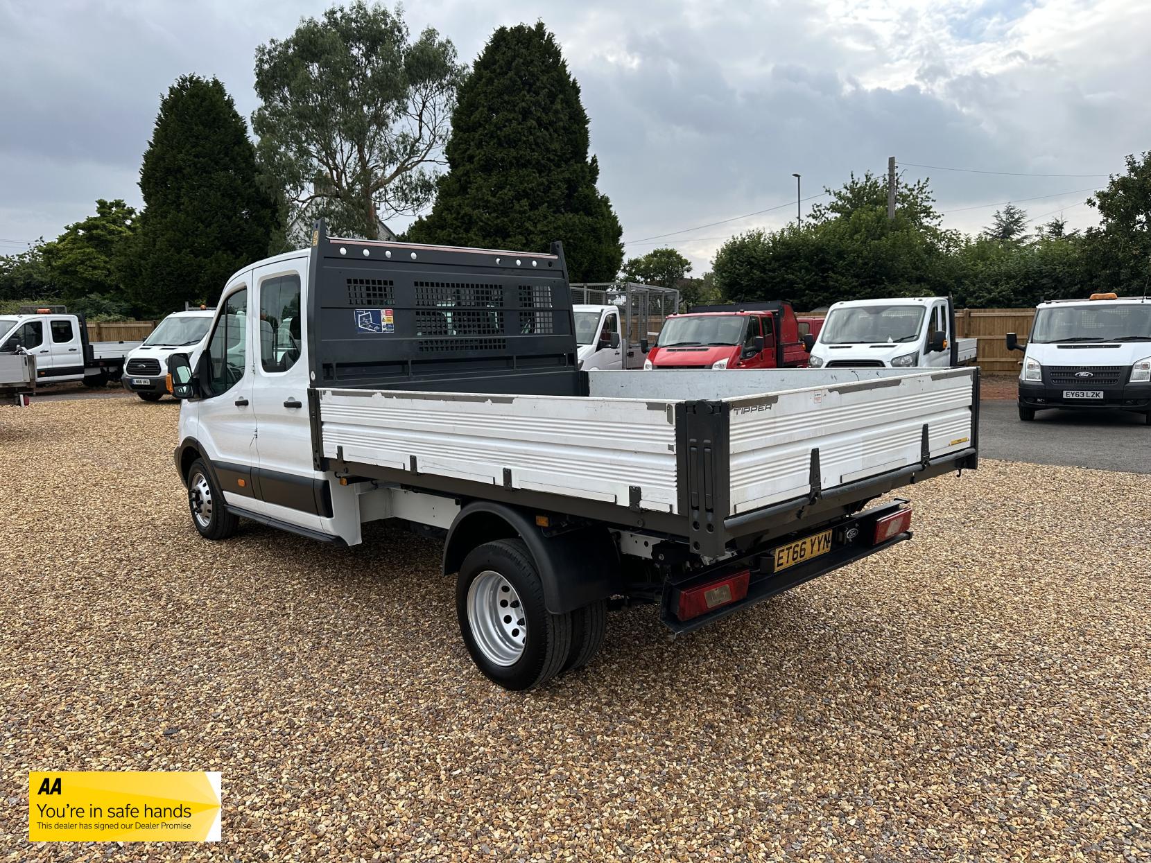 Ford Transit 2.2 TDCi 350 Chassis Double Cab 4dr Diesel Manual RWD L3 H1 Euro 5 (DRW) (125 ps)