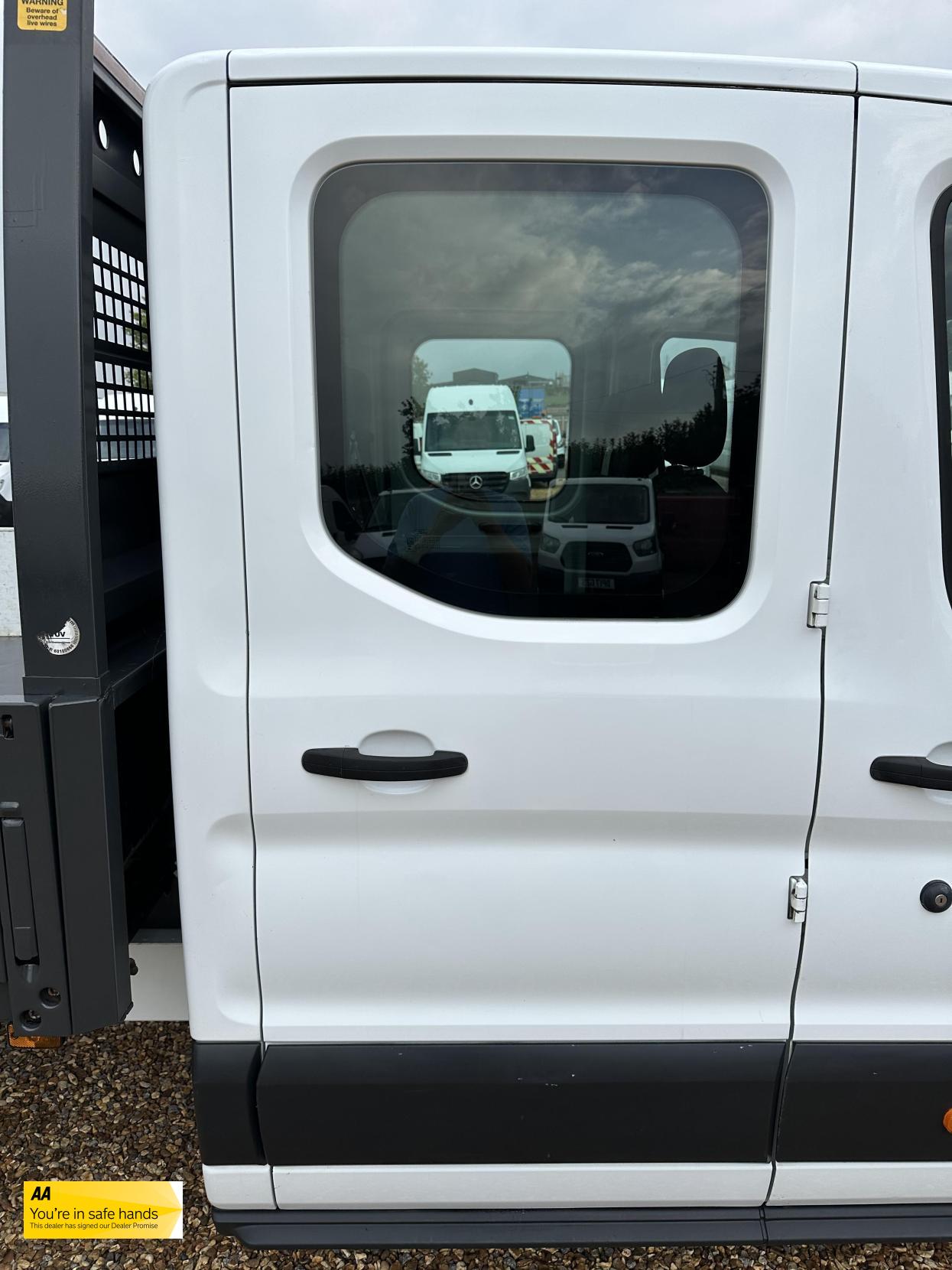Ford Transit 2.2 TDCi 350 Chassis Double Cab 4dr Diesel Manual RWD L3 H1 Euro 5 (DRW) (125 ps)