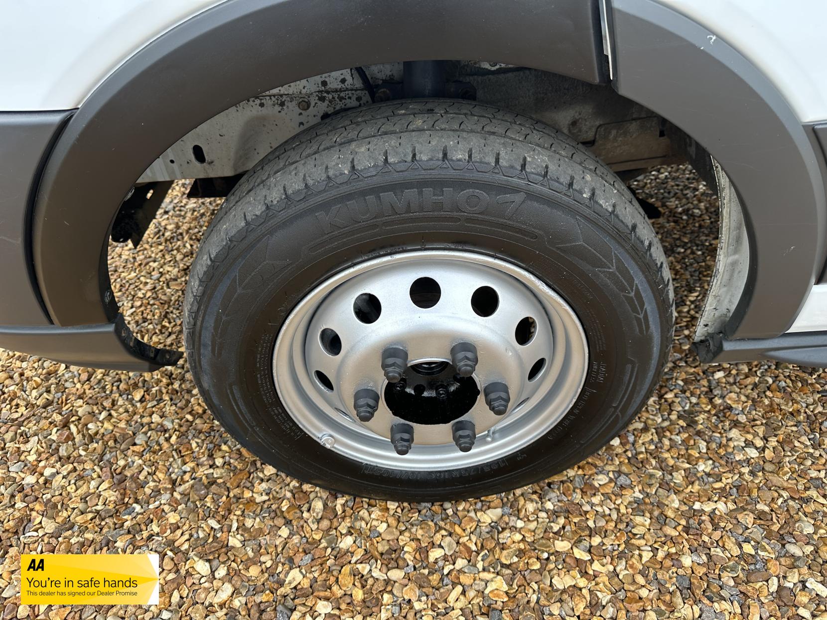 Ford Transit 2.2 TDCi 350 Chassis Double Cab 4dr Diesel Manual RWD L3 H1 Euro 5 (DRW) (125 ps)
