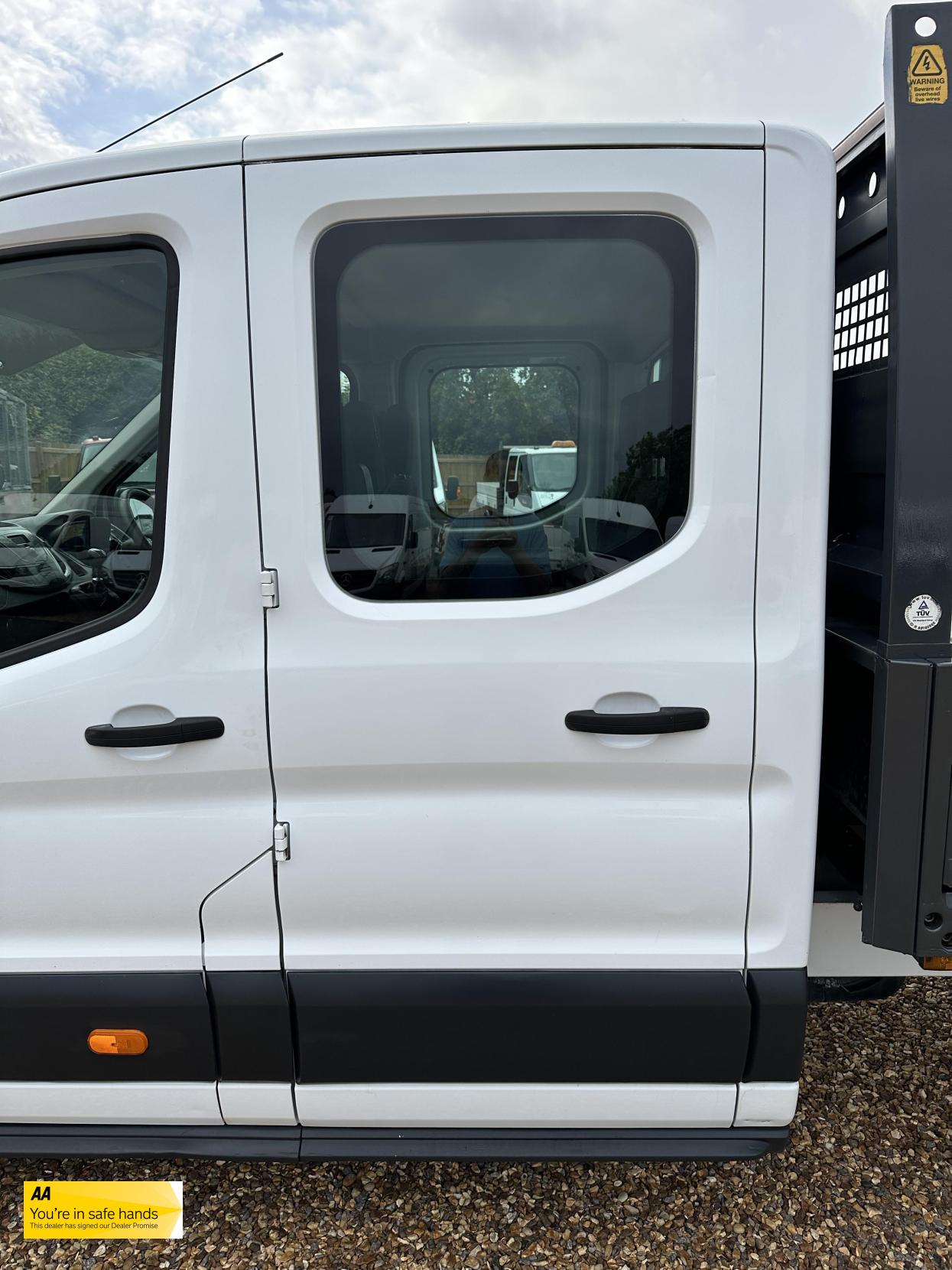 Ford Transit 2.2 TDCi 350 Chassis Double Cab 4dr Diesel Manual RWD L3 H1 Euro 5 (DRW) (125 ps)