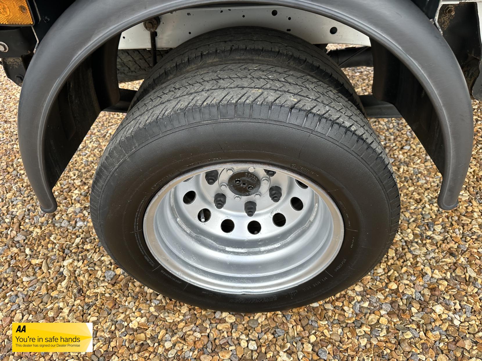 Ford Transit 2.2 TDCi 350 Chassis Double Cab 4dr Diesel Manual RWD L3 H1 Euro 5 (DRW) (125 ps)