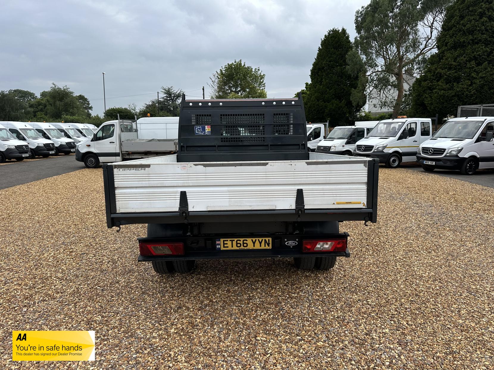 Ford Transit 2.2 TDCi 350 Chassis Double Cab 4dr Diesel Manual RWD L3 H1 Euro 5 (DRW) (125 ps)