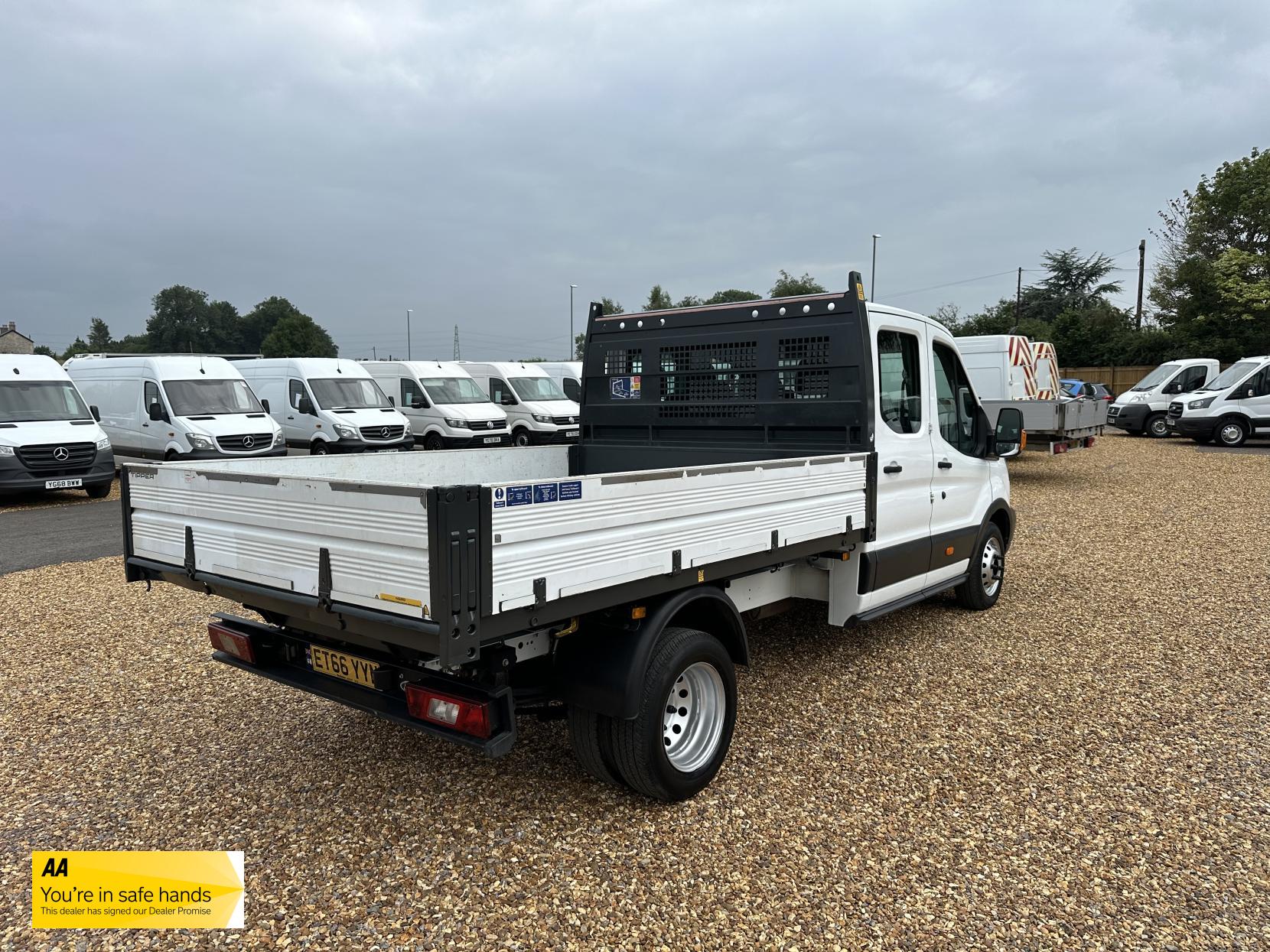 Ford Transit 2.2 TDCi 350 Chassis Double Cab 4dr Diesel Manual RWD L3 H1 Euro 5 (DRW) (125 ps)