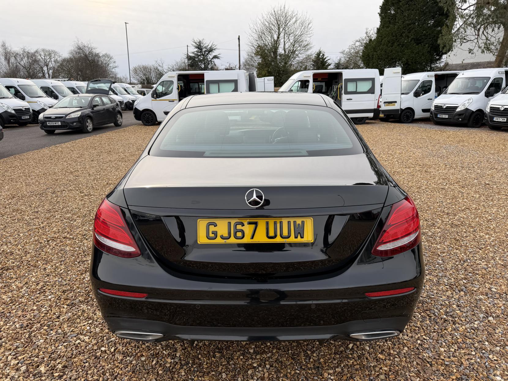 Mercedes-Benz E Class 2.0 E200d AMG Line Saloon 4dr Diesel G-Tronic+ Euro 6 (s/s) (150 ps)